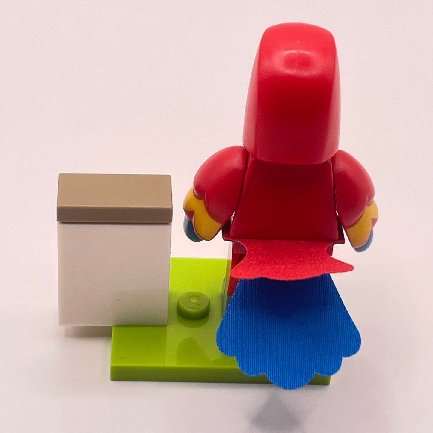 LEGO Parrot Costume Fan, Collectible Series 28, Minifigure (col472)