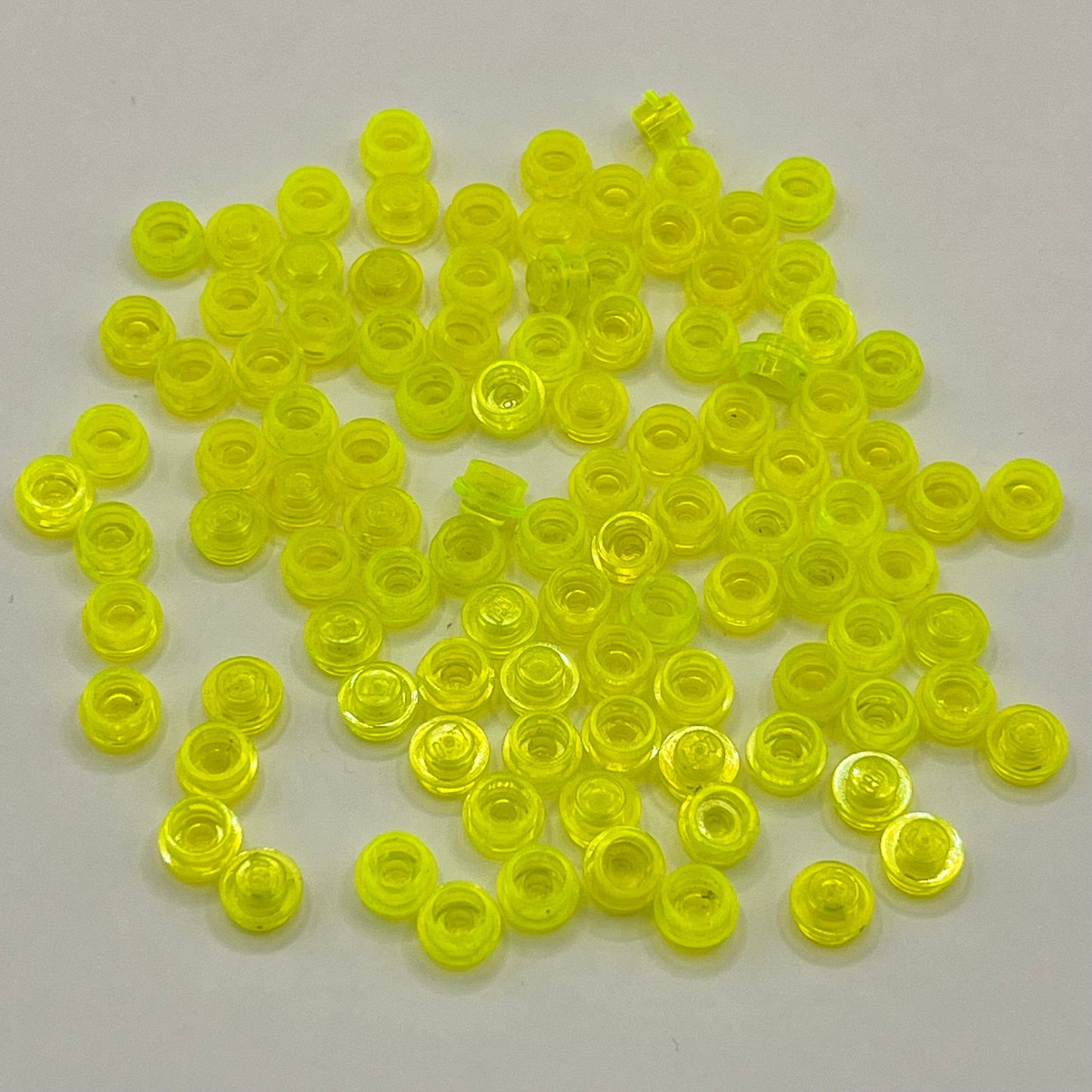 LEGO 1x1 Round Trans-Neon Yellow, Plate Transparent (100 Pieces)