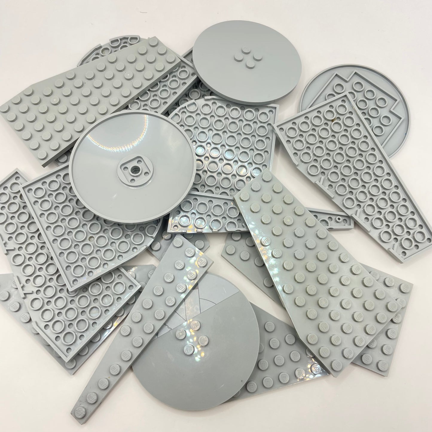 LEGO Wings and Circles, Plates, Light Bluish Grey, Approx. 110g