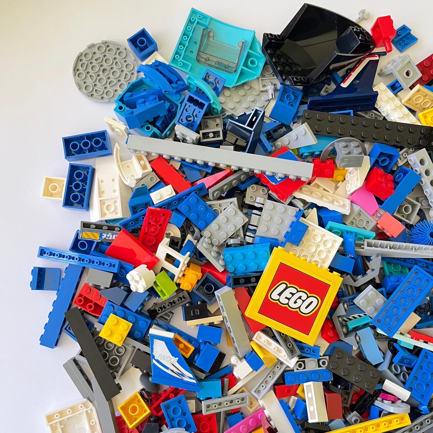 LEGO Fun Pack, Mixed Bag, Approx. 750g includes 6 Minifigures/Minidolls