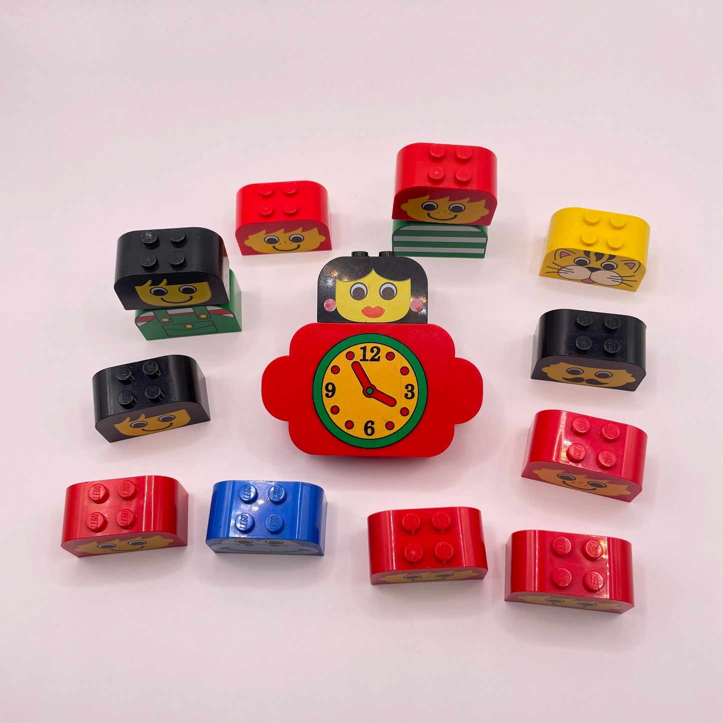 LEGO Prints and Stickers, Faces, Curved Blocks, Mixed Pieces, 16 pieces