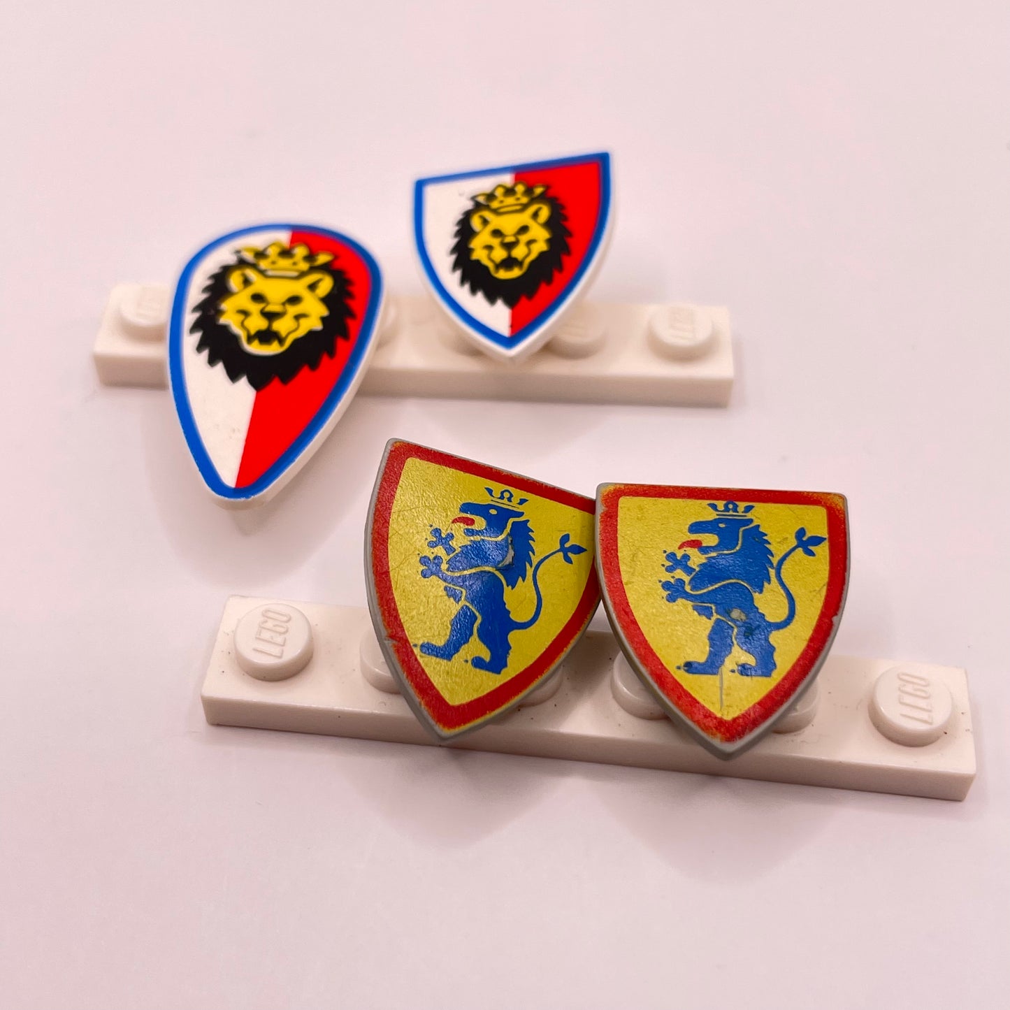 LEGO Lion Knights Shields, Castle, Minifigure Accessories, 4 Pieces