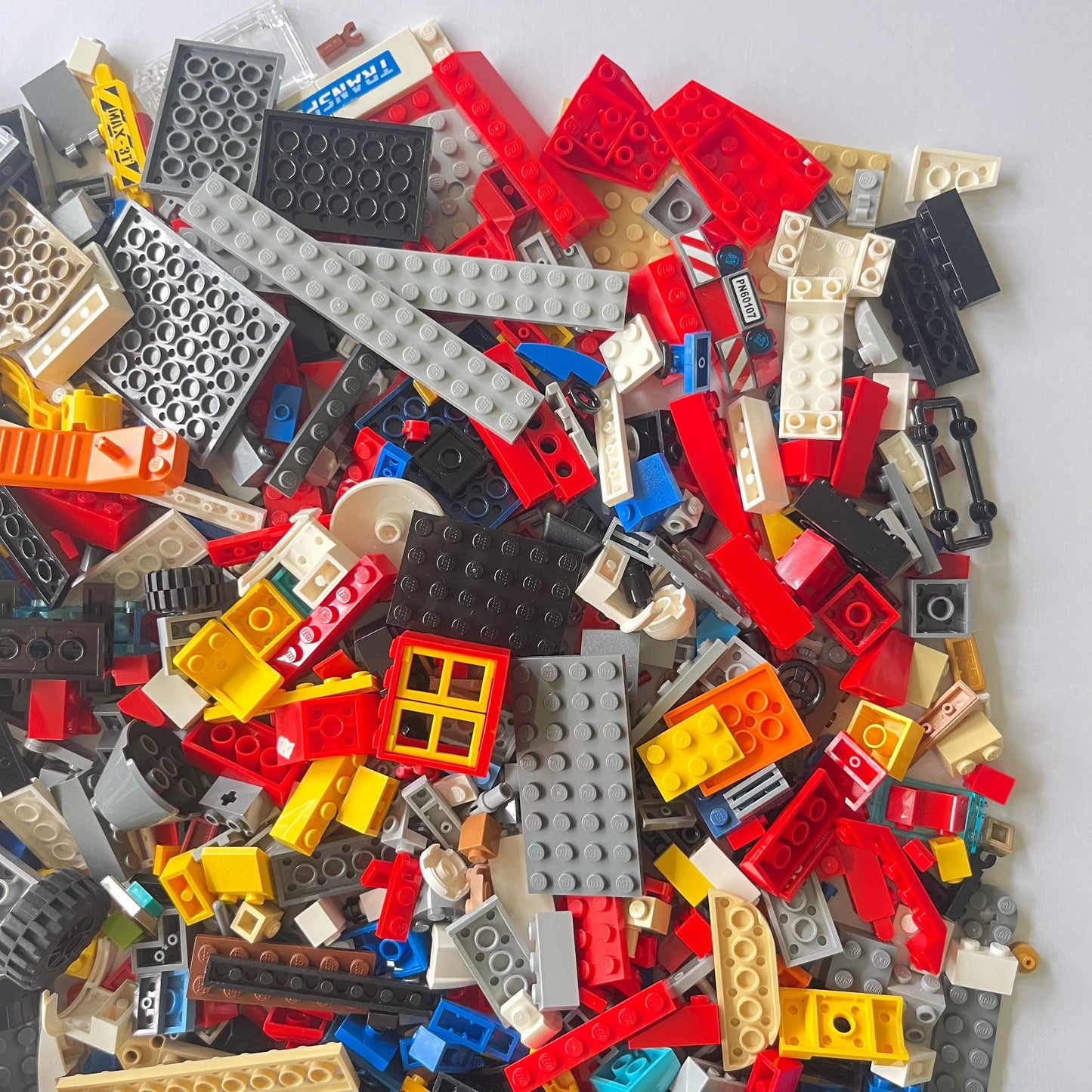 LEGO Fun Pack, Mixed Bag, Approx. 750g includes 6 Minifigures/Minidolls