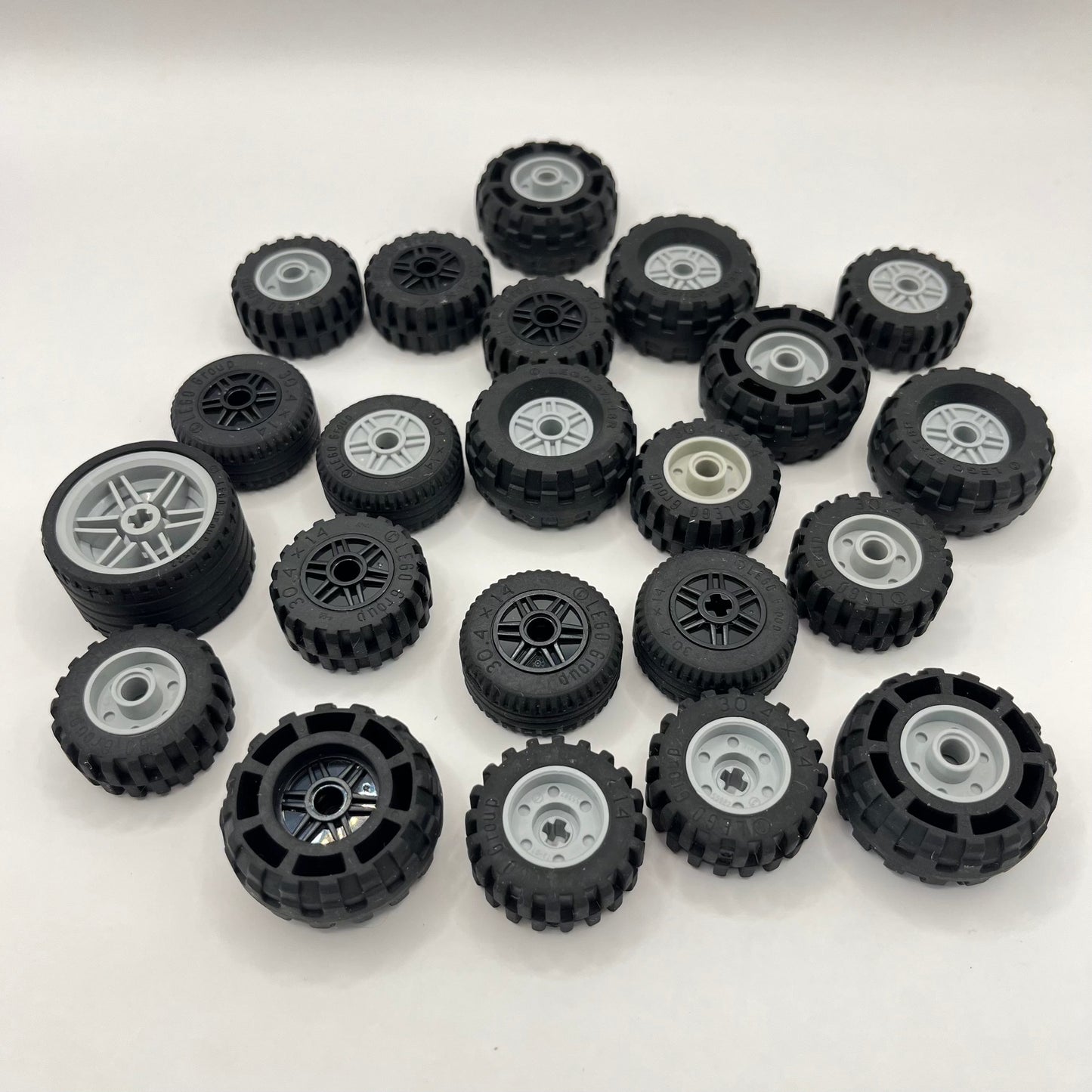 LEGO Medium Wheels, Mixed Sizes, Approx. 200g