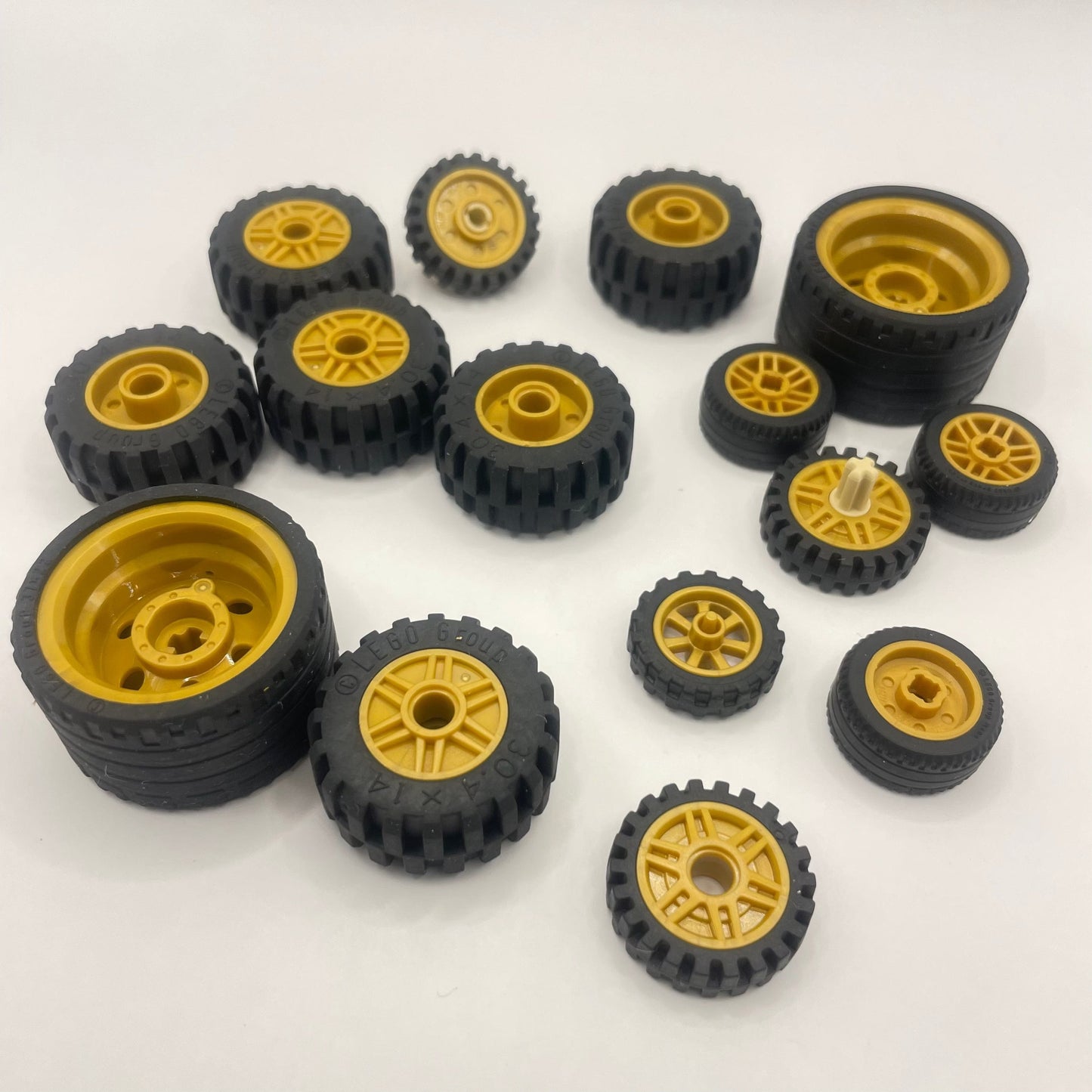 LEGO Wheels, Gold Hubs, Approx. 90g