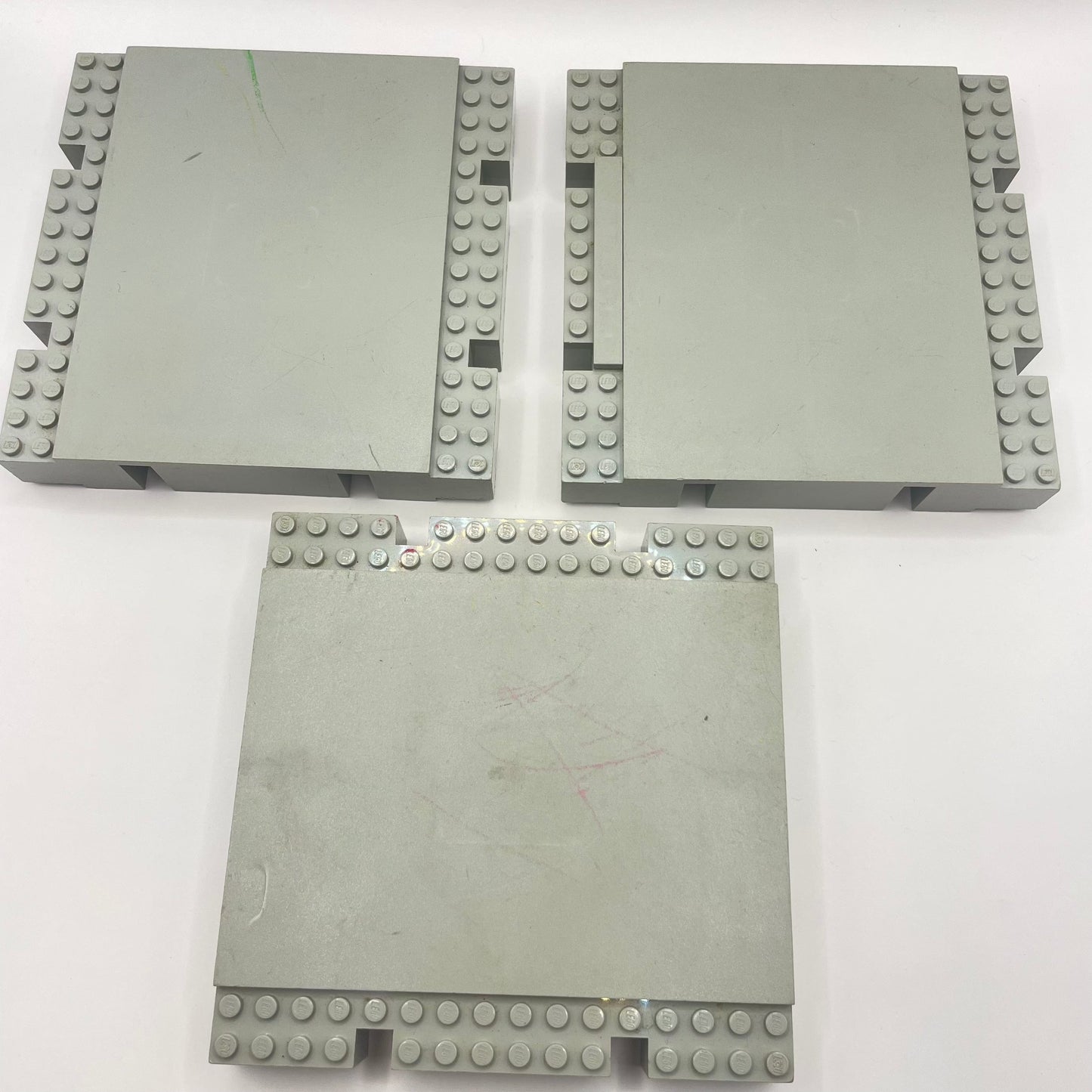 LEGO Old Grey, Raised Baseplate, 3 Pieces