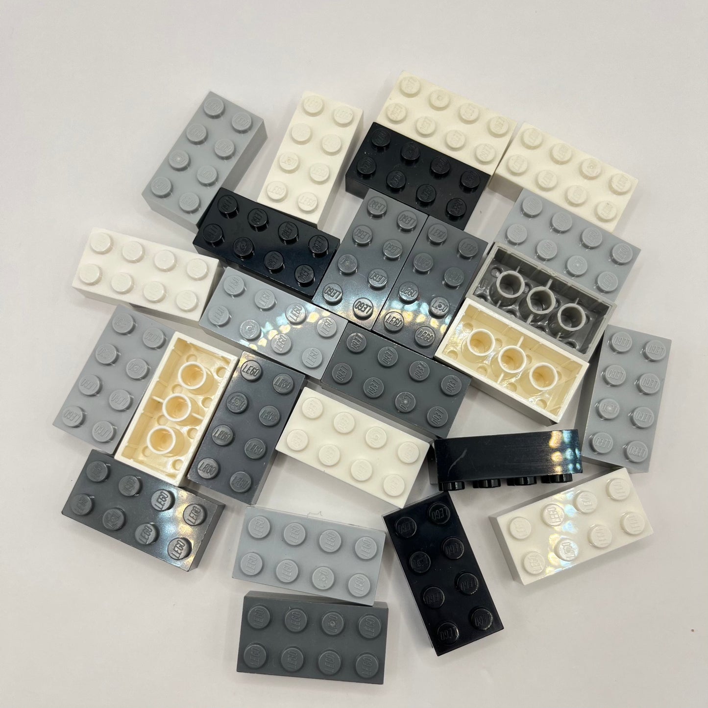 LEGO 2 x 4 Bricks, Monochrome, 25 Pieces