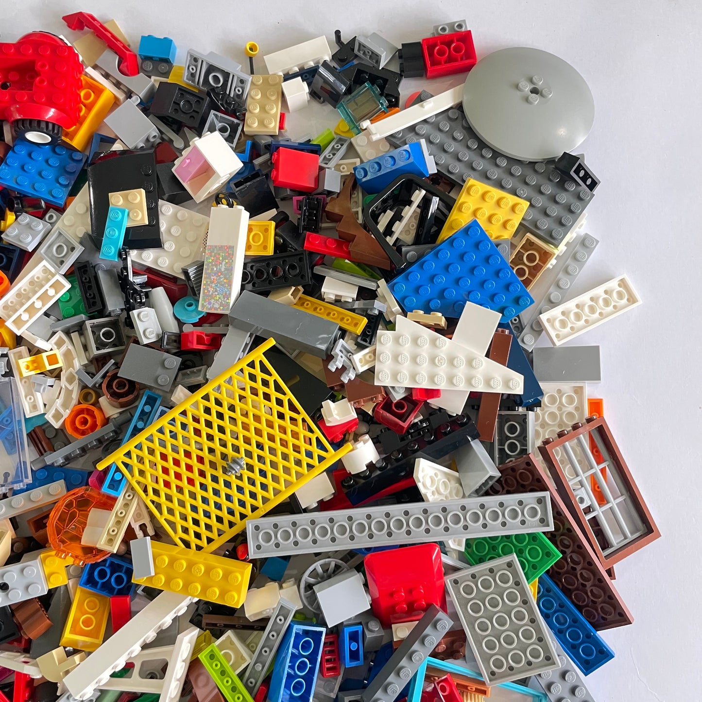LEGO Fun Pack, Mixed Bag, Approx. 750g includes 6 Minifigures/Minidolls