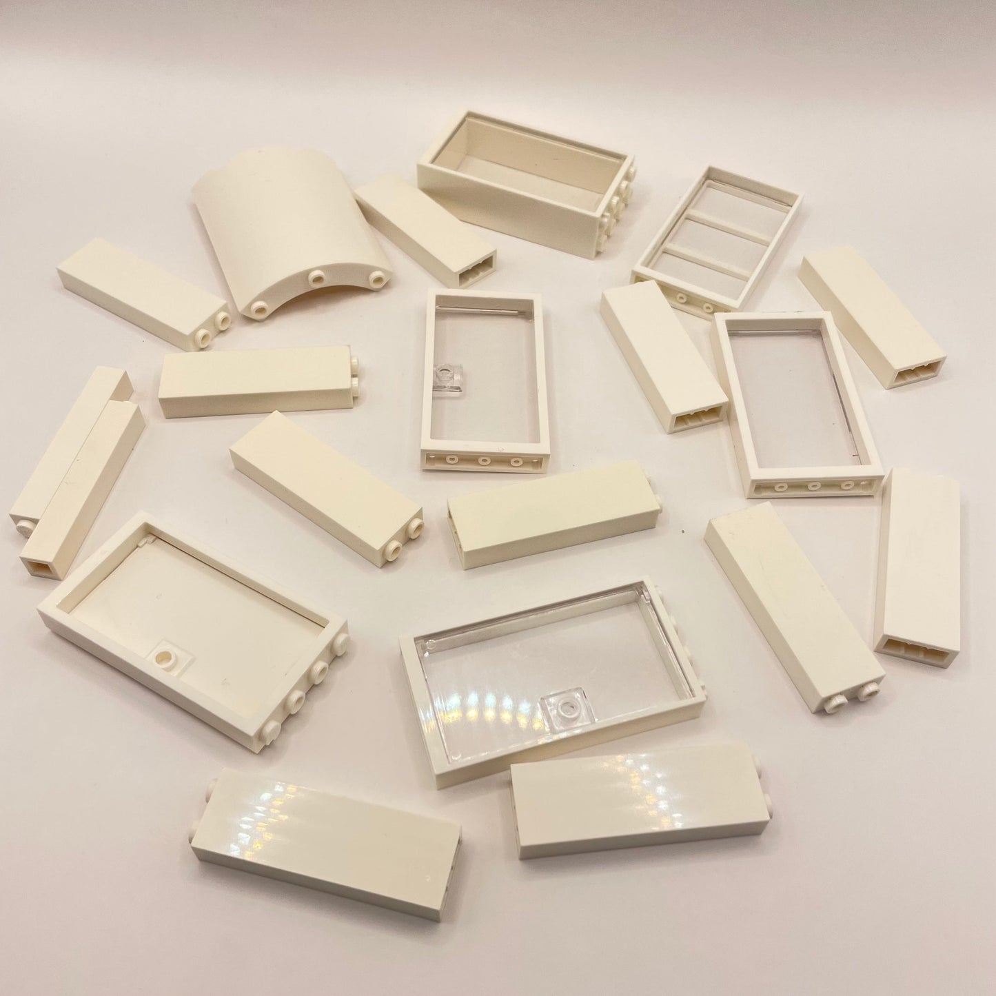 LEGO White, Tall Building, 20 Pieces