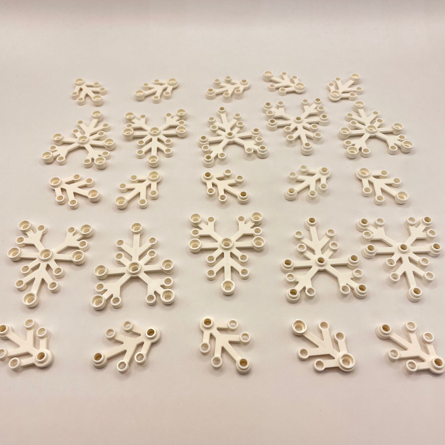 LEGO Plant Leaves, 10 Pieces at 6x5 and 15 Pieces at 4x3, White, Winter Village, Christmas