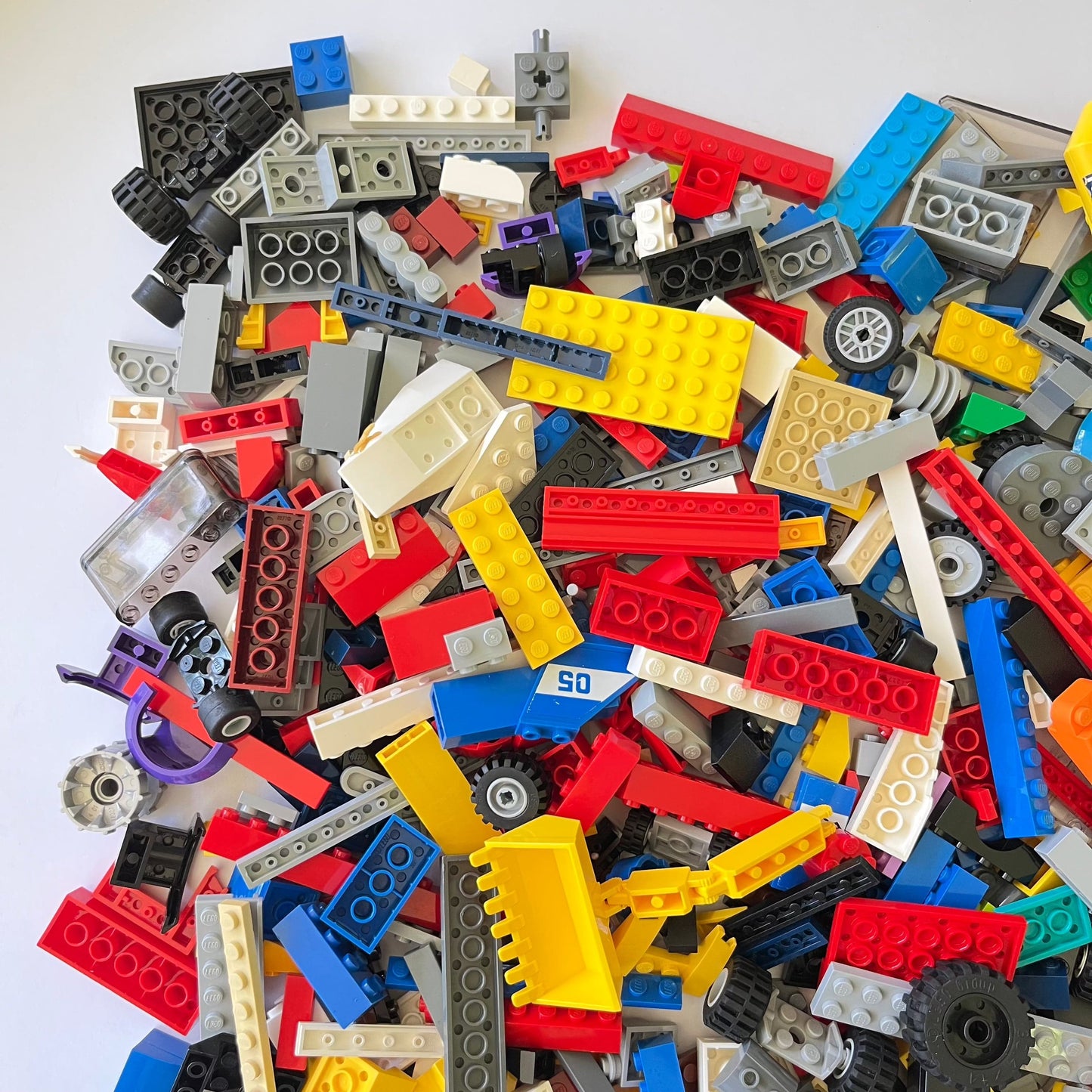 LEGO Fun Pack, Mixed Bag, Approx. 750g includes 6 Minifigures/Minidolls