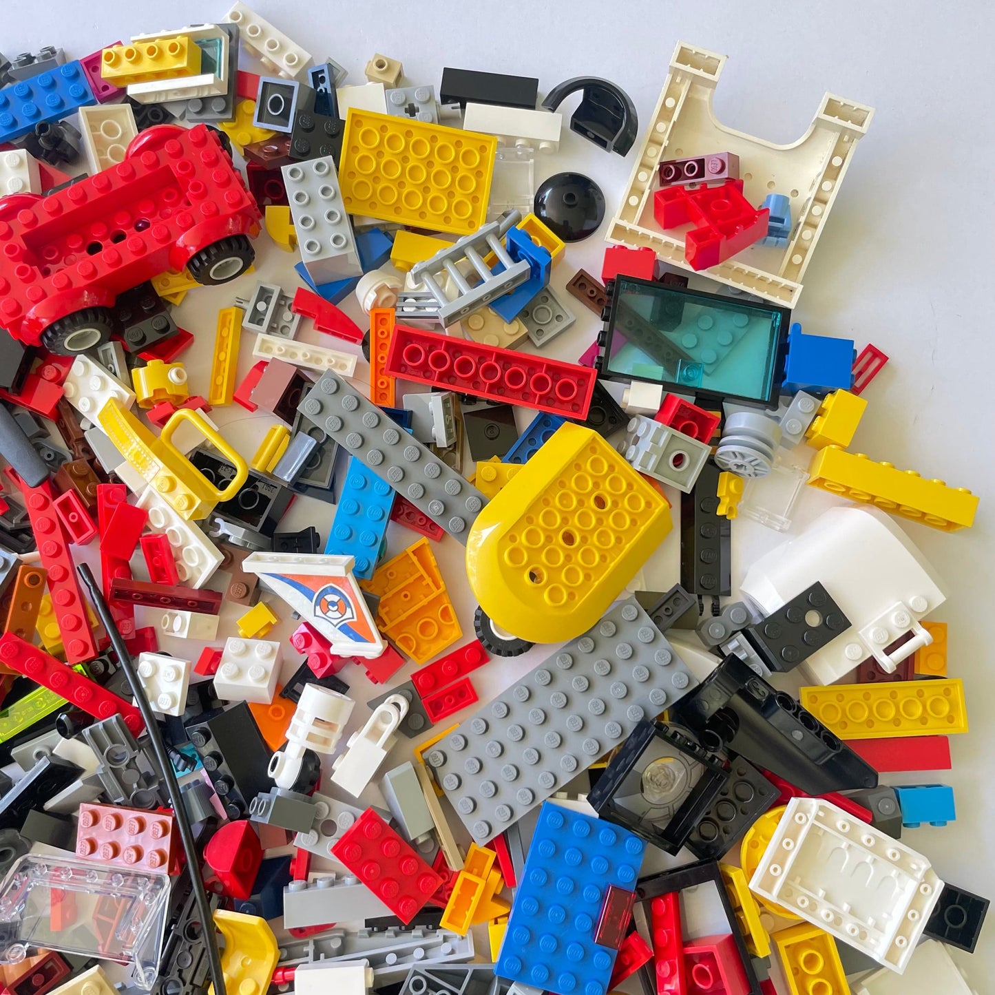 LEGO Fun Pack, Mixed Bag, Approx. 750g includes 6 Minifigures/Minidolls