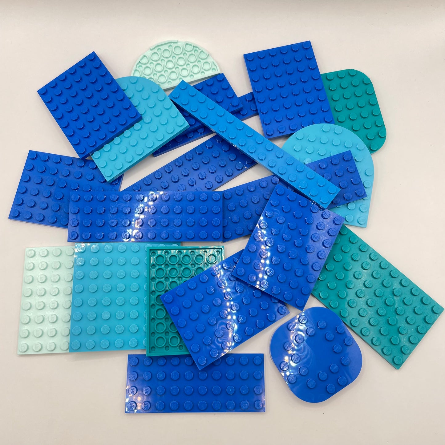 LEGO Medium Plates, Mixed Blue, Approx. 130g