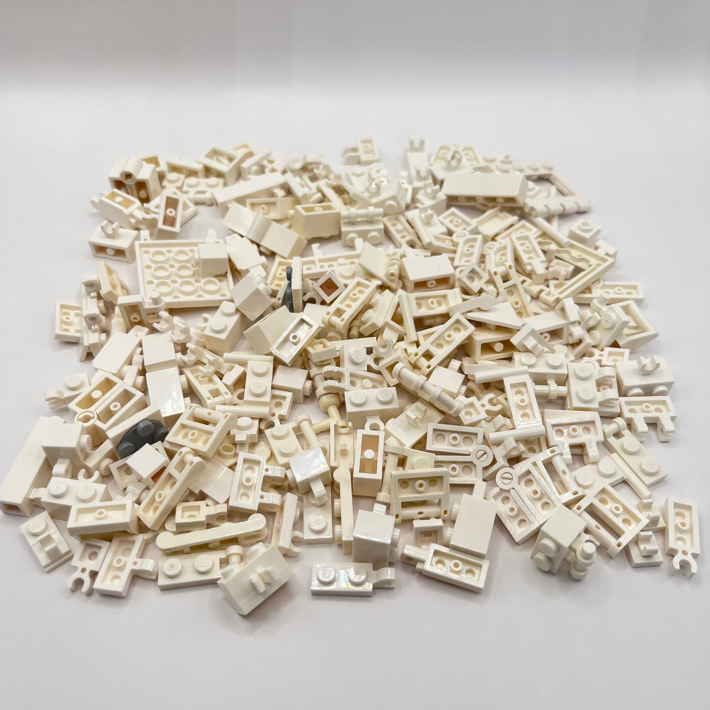 LEGO Clips and Bars, Flexible Connections, White, Approx. 125g