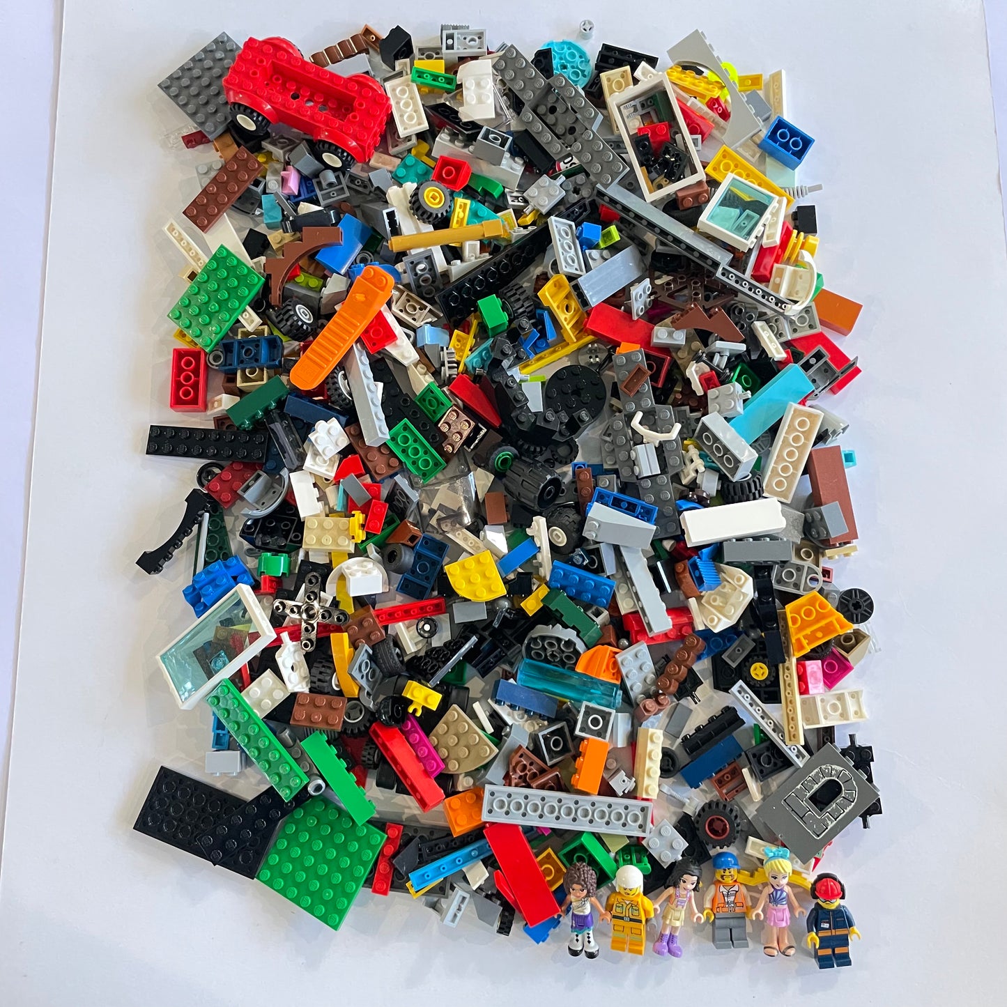 LEGO Random, Fun Pack, Mixed Bag, Approx. 750g includes 6 Minifigures/Minidolls
