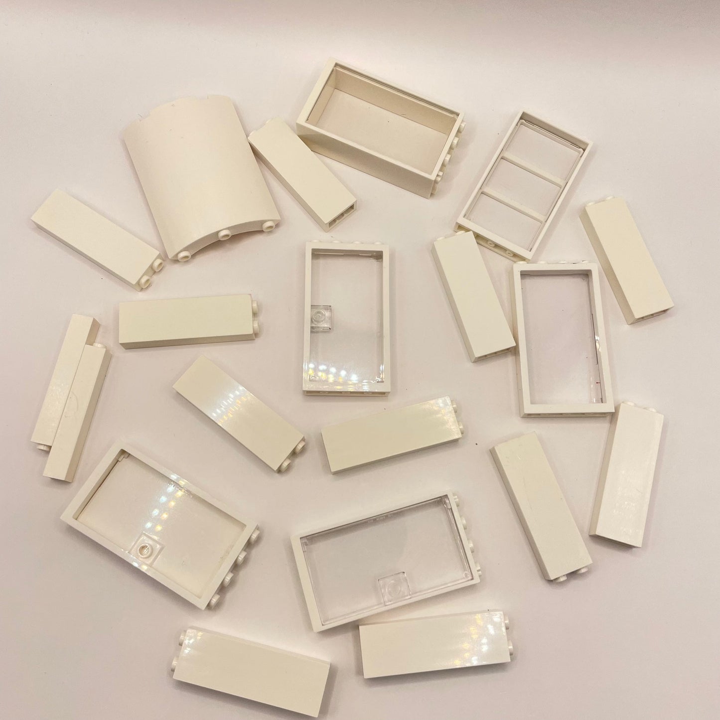 LEGO White, Tall Building, 20 Pieces