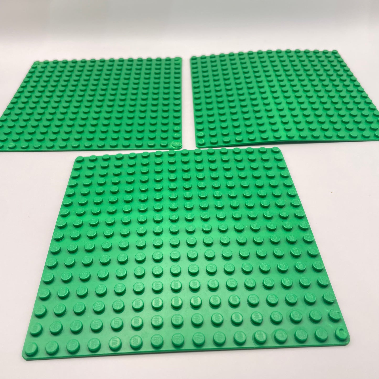 LEGO Baseplate, Green, 16x16, 6098 (3 Piece) (marked)