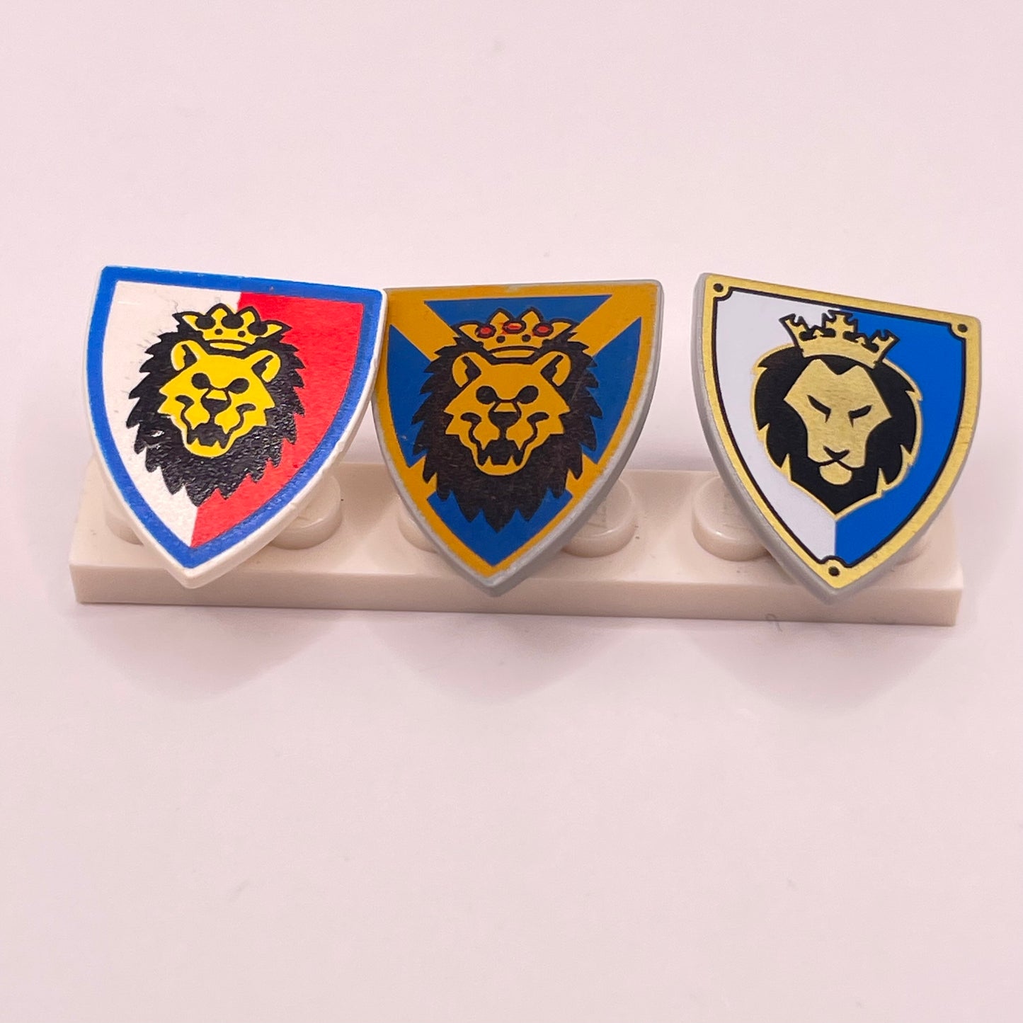 LEGO Lion Shields, Minifigure Accessories, 3 Pieces