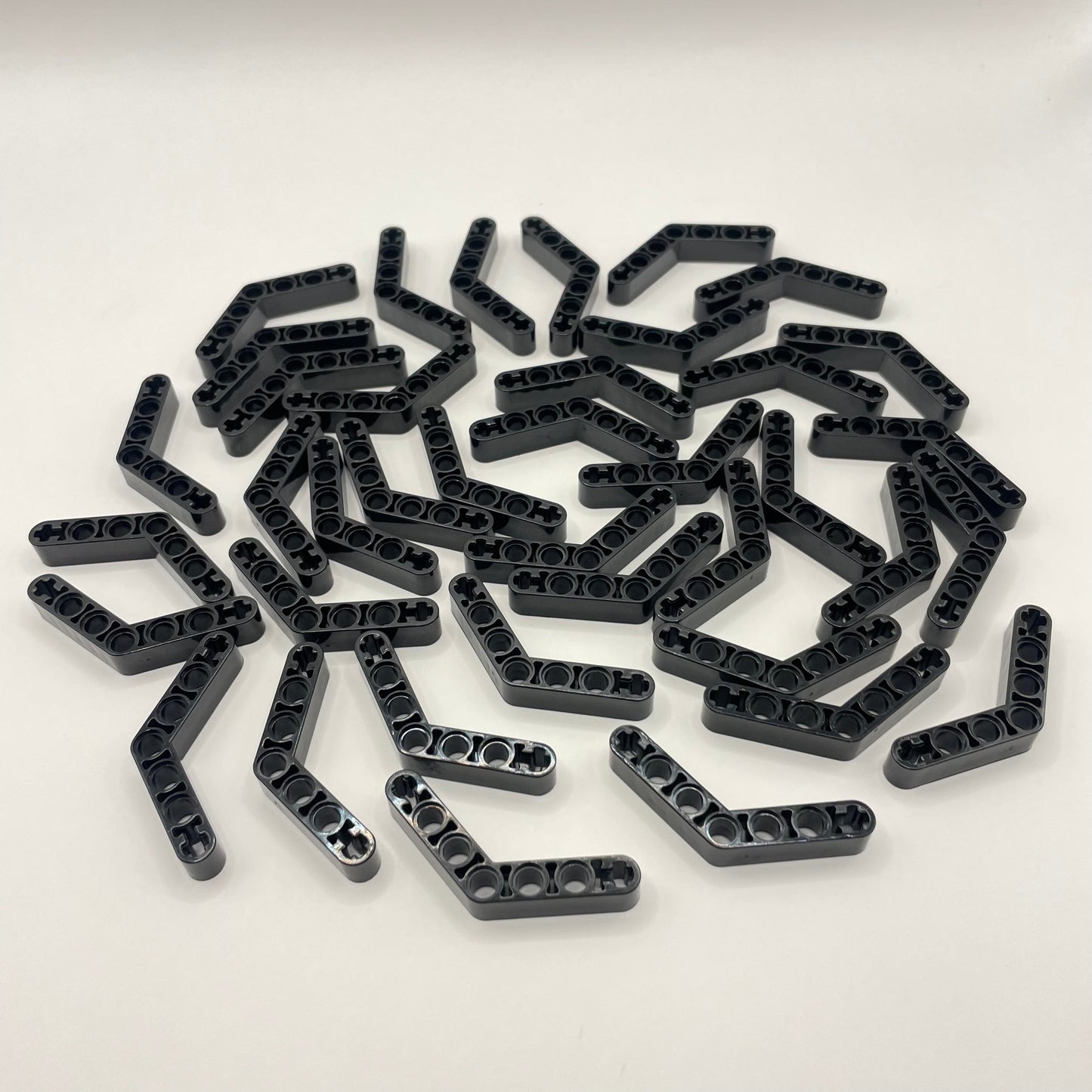 LEGO Black Technic, Liftarm, Modified Bent Thick 1x7 40 Pieces (32348)