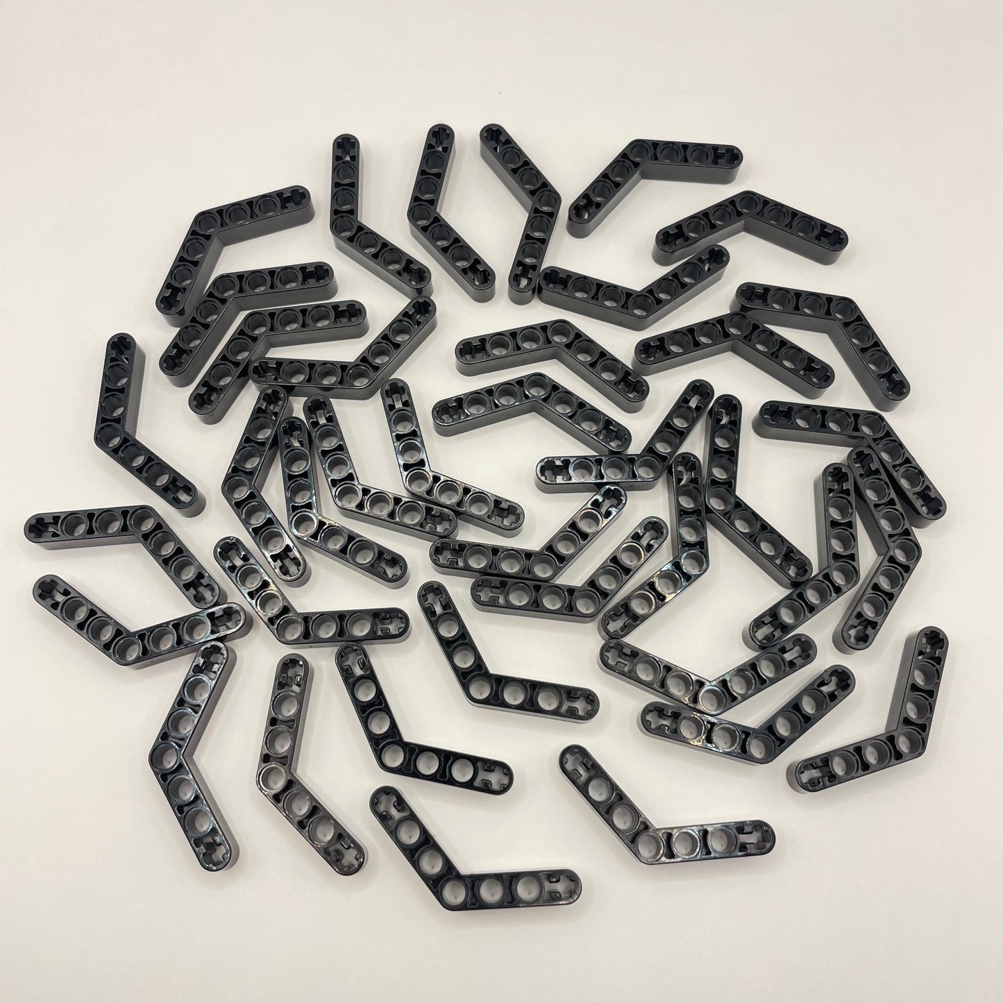 LEGO Black Technic, Liftarm, Modified Bent Thick 1x7 40 Pieces (32348)