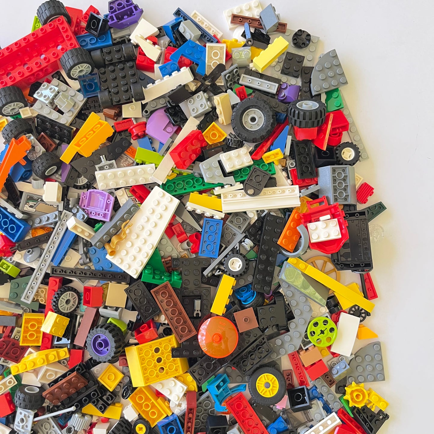 LEGO Fun Pack, Mixed Bag, Approx. 750g includes 6 Minifigures/Minidolls