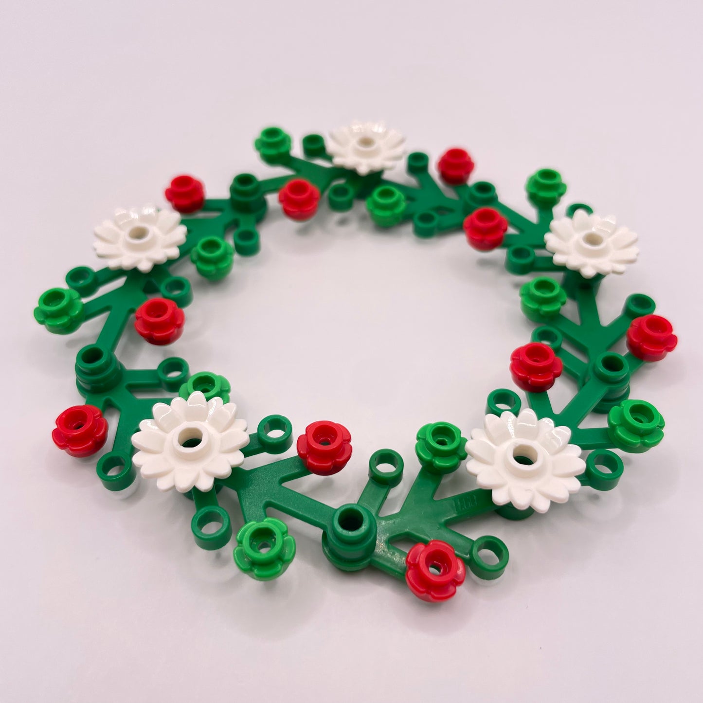 LEGO Mini Christmas Wreath Bundle, White Sunflower with Red and Green Flowers, 39 Pieces