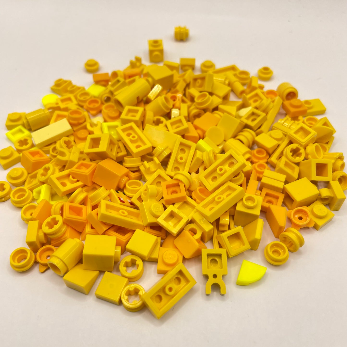 LEGO Greebling, Mixed Yellow, Approx. 40g