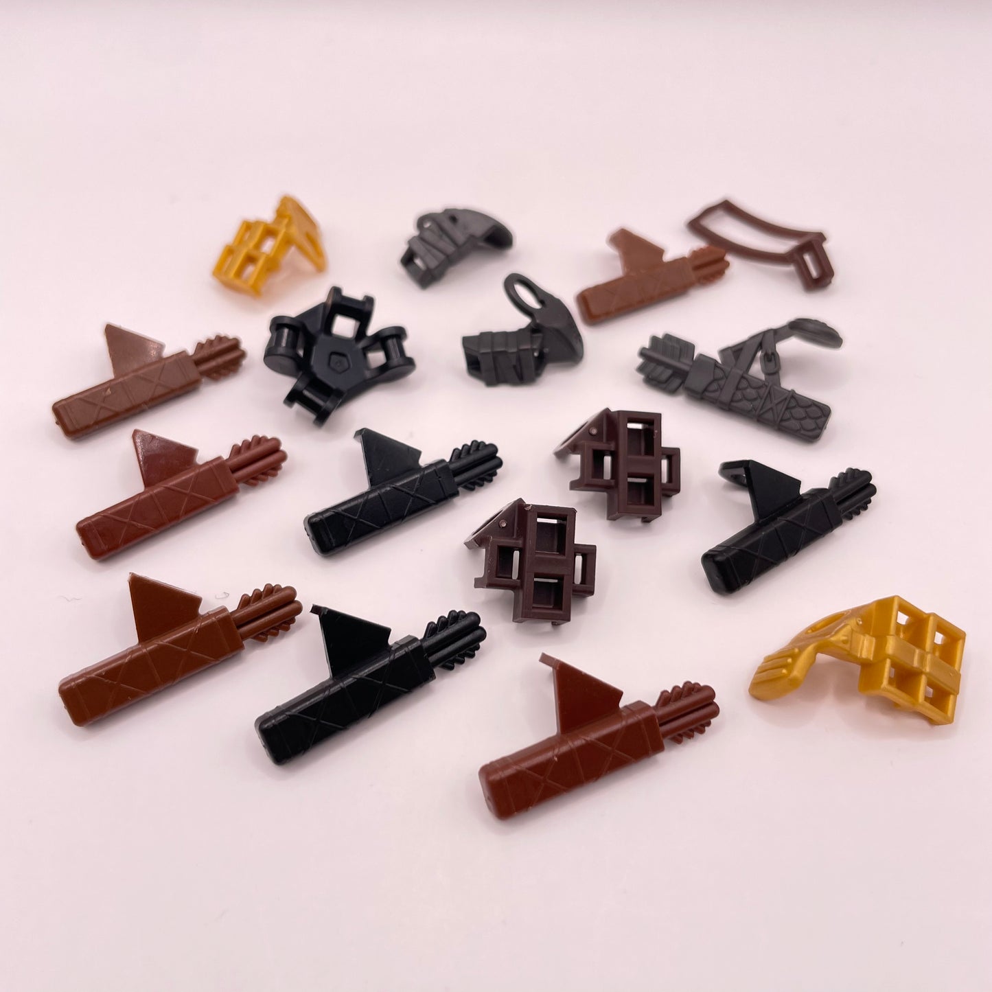 LEGO Shoulder Worn Battle Gear, Minifigure Accessories, 18 Pieces