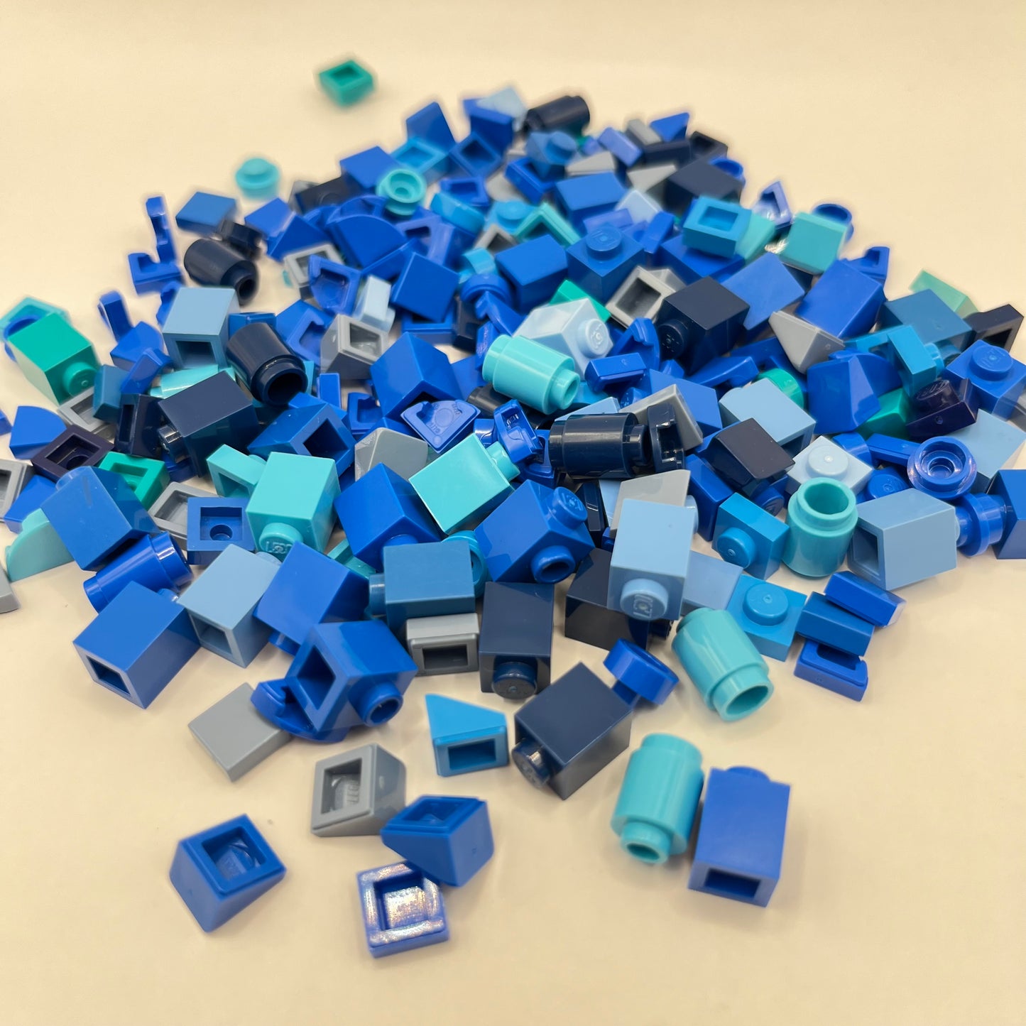 LEGO Greebling, 1x1, Mixed Blue, Approx. 45g