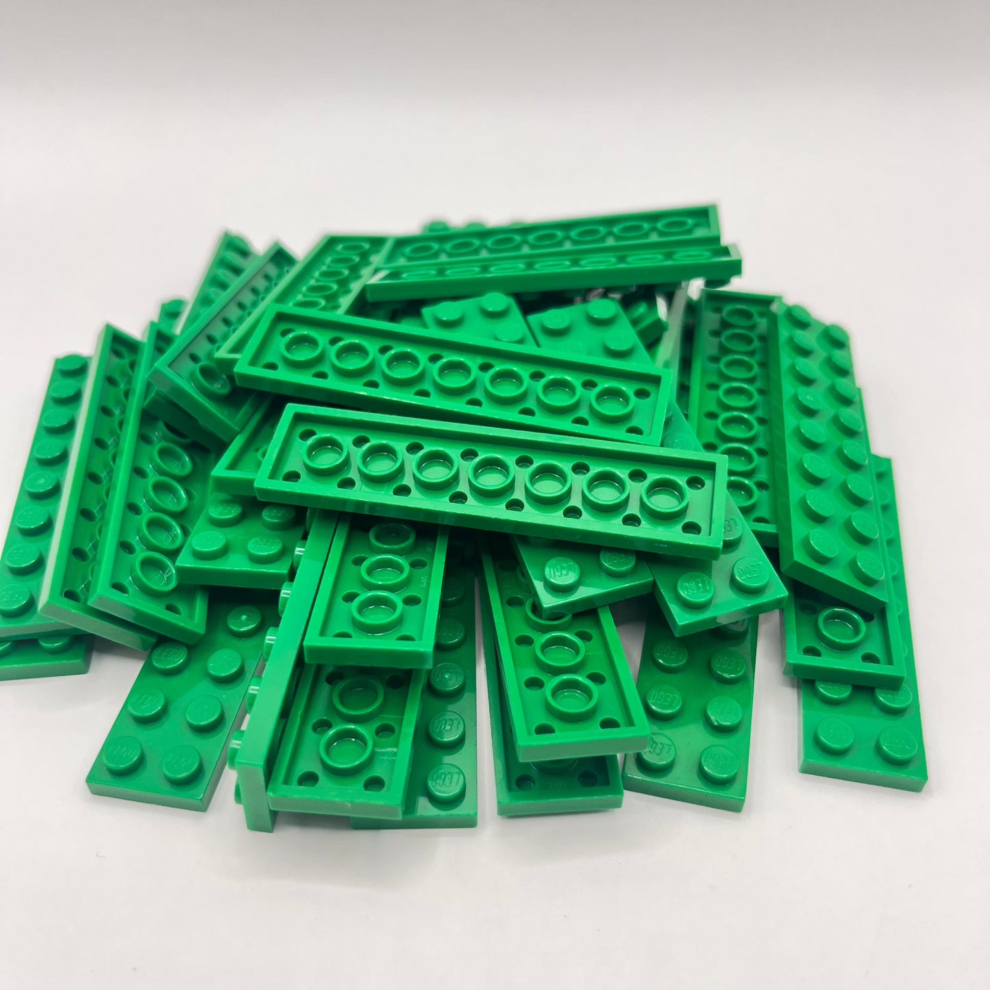 LEGO Green, Medium Plates, Approx. 85g