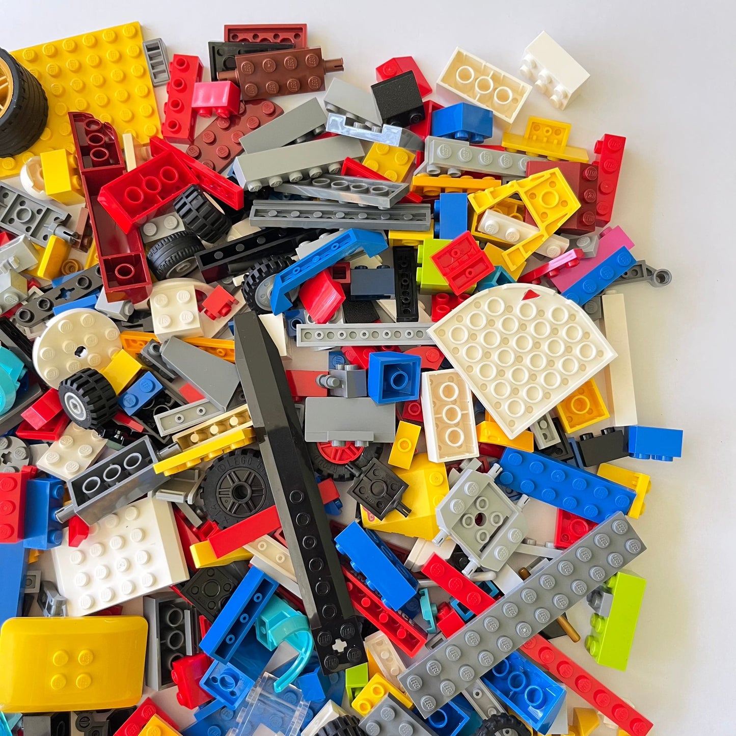 LEGO Fun Pack, Mixed Bag, Approx. 750g includes 6 Minifigures/Minidolls