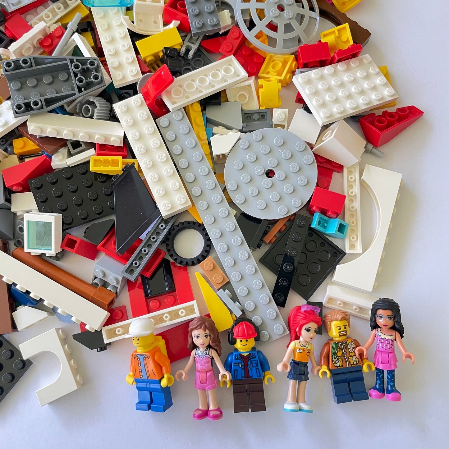 LEGO Fun Pack, Mixed Bag, Approx. 750g includes 6 Minifigures/Minidolls