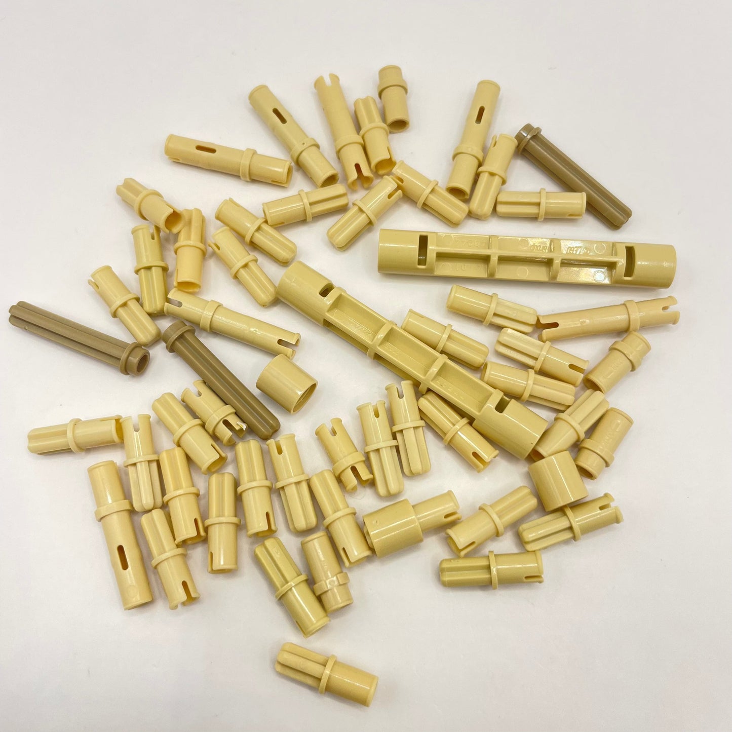 LEGO Pins, Tan, Technic, Approx. 15g