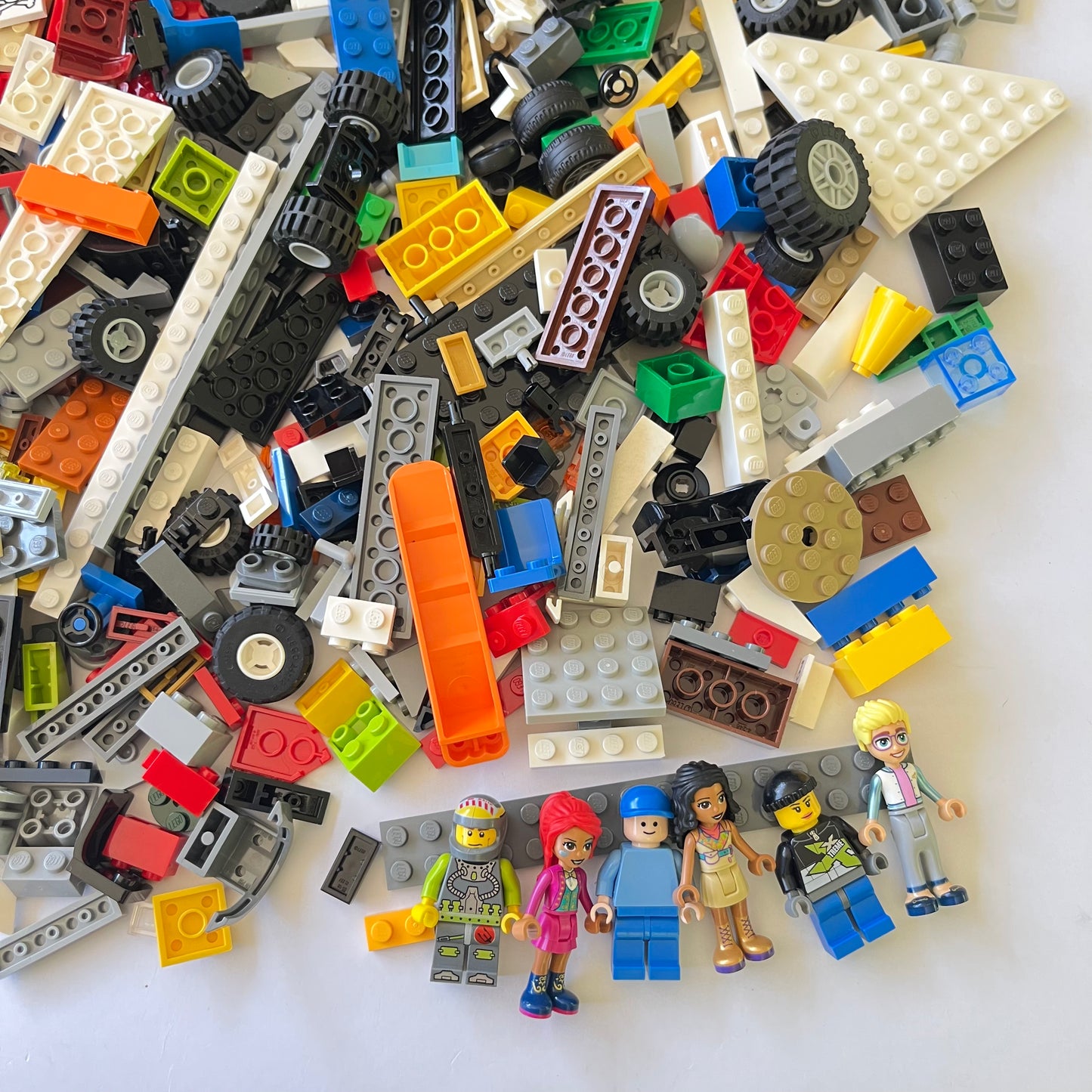 LEGO Fun Pack, Mixed Bag, Approx. 750g includes 6 Minifigures/Minidolls