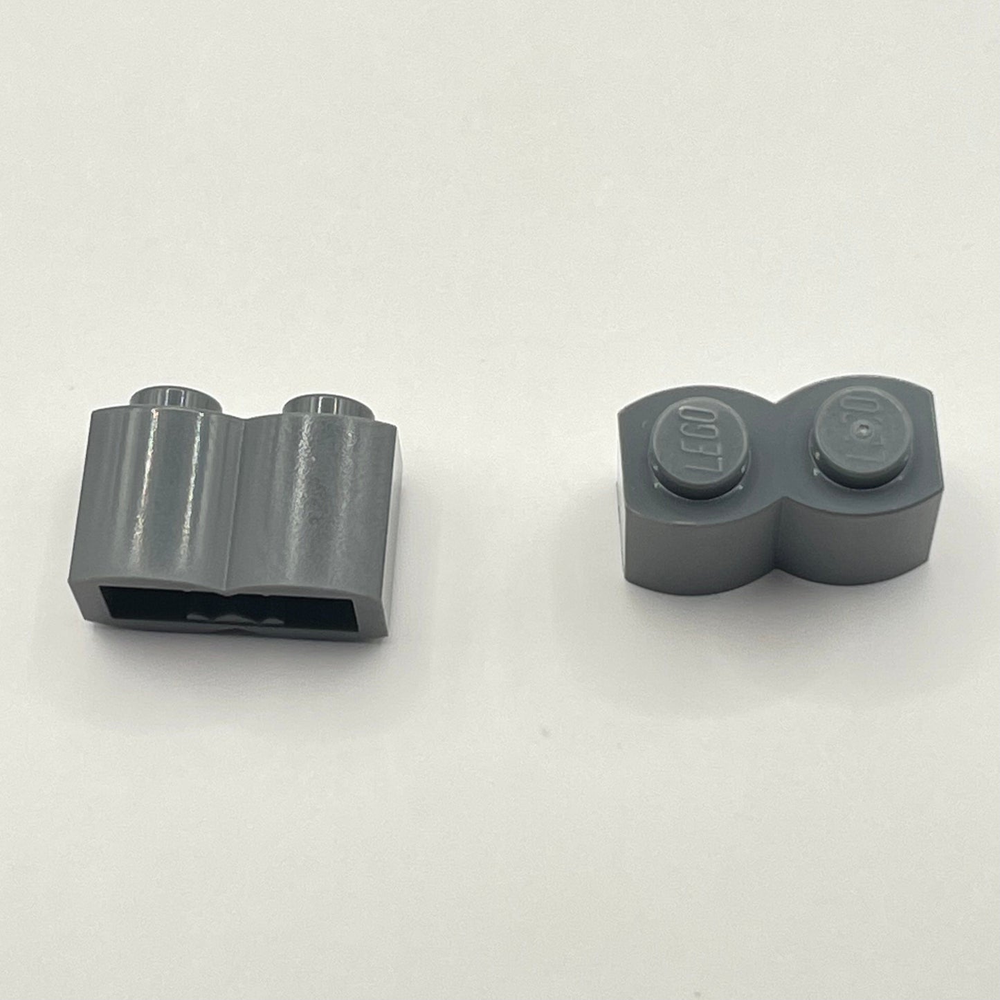 LEGO Dark Bluish Grey 1 x 2 Brick, Log Profile, Building, 100 Pieces (30136)