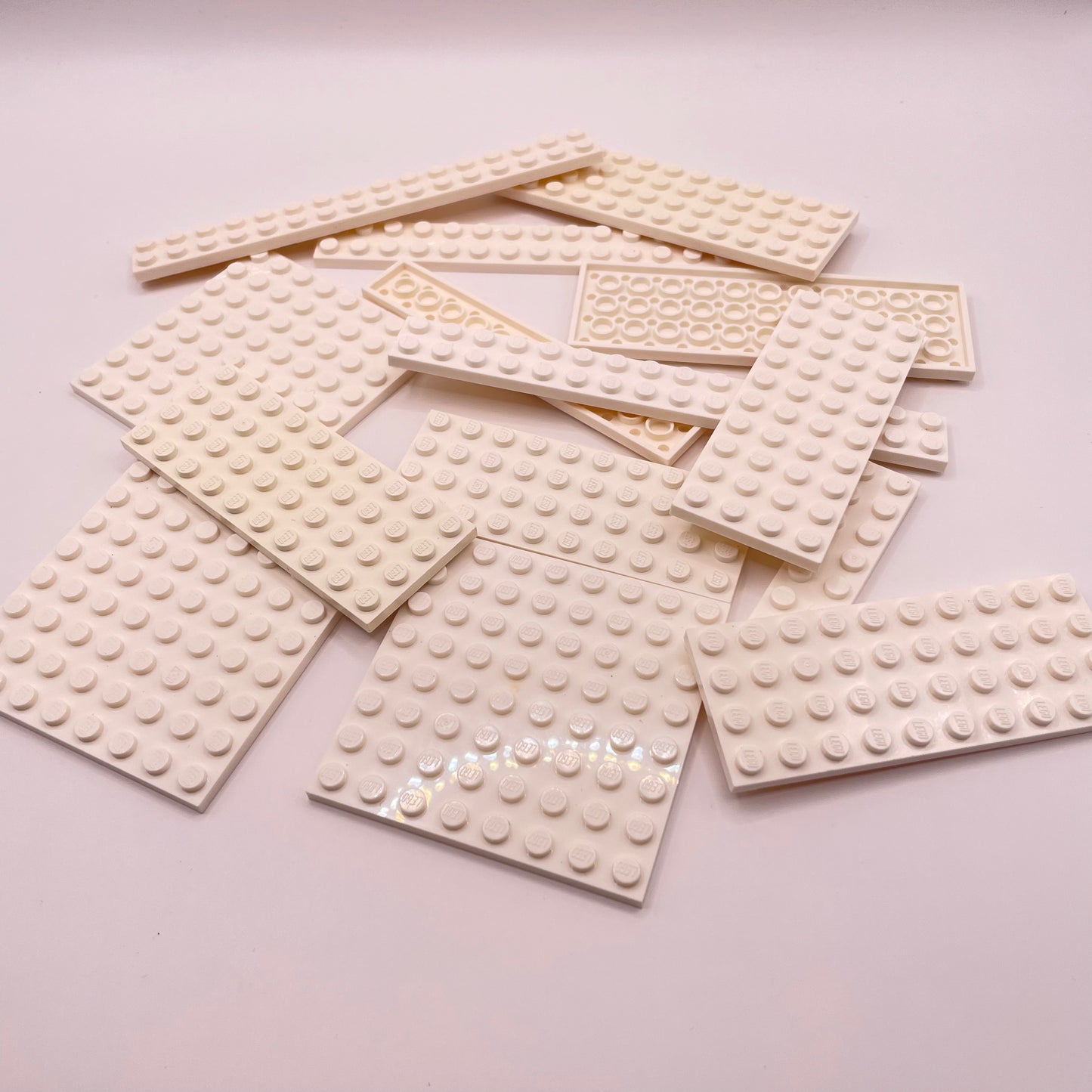 LEGO Medium Plates, White, Approx. 80g