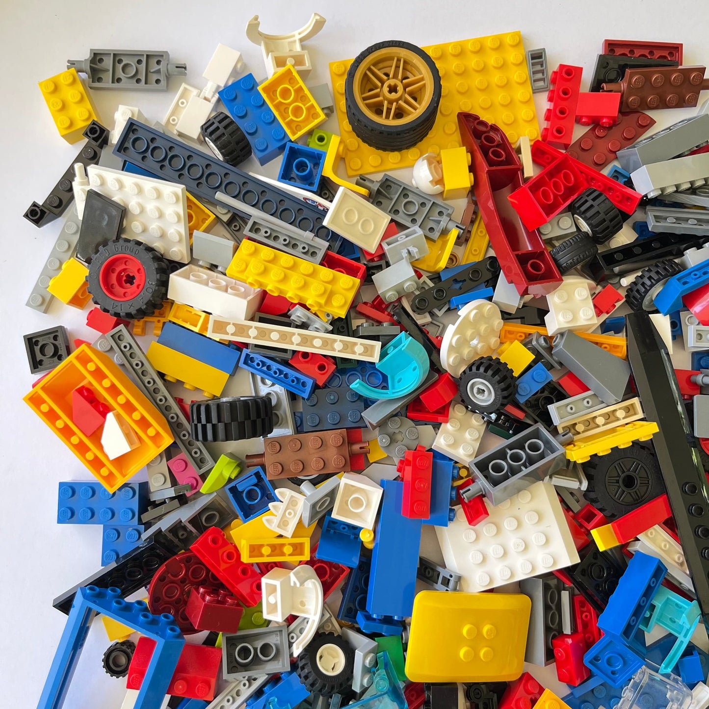 LEGO Fun Pack, Mixed Bag, Approx. 750g includes 6 Minifigures/Minidolls
