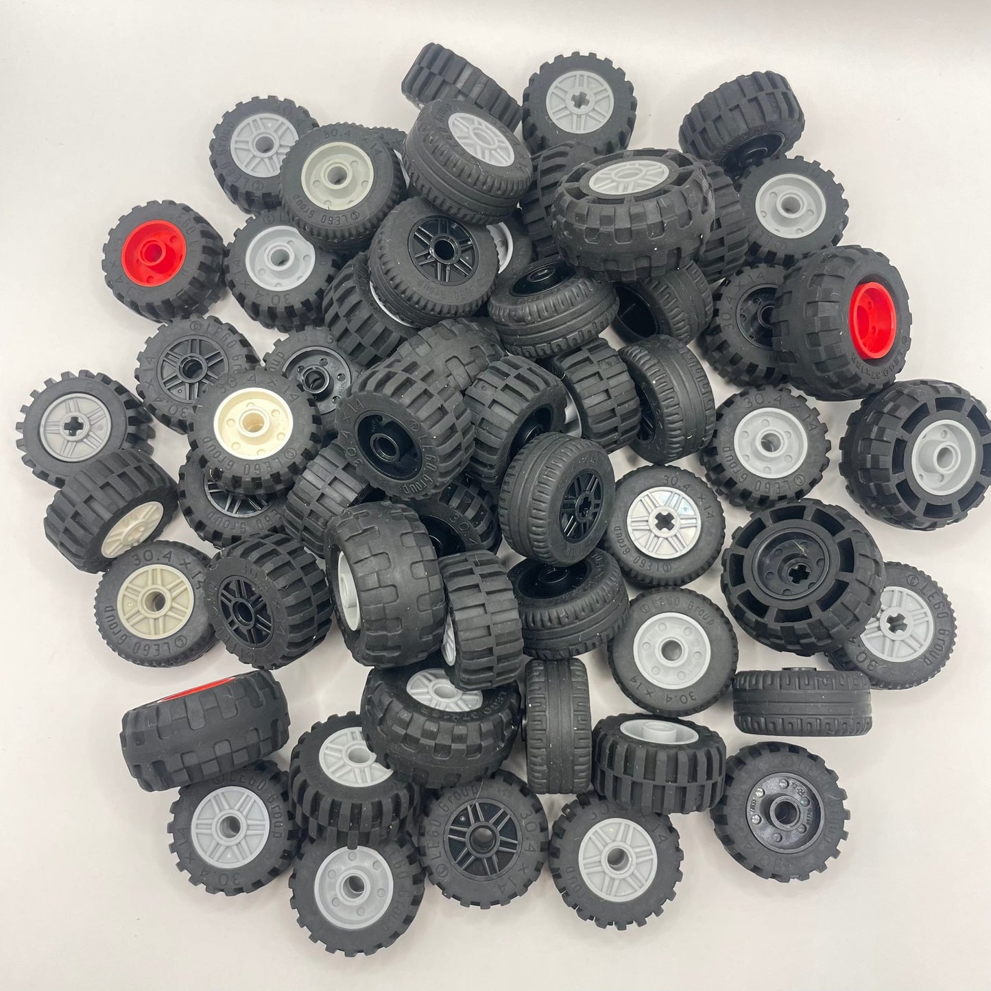 LEGO Medium Wheels, Approx. 500g GBC