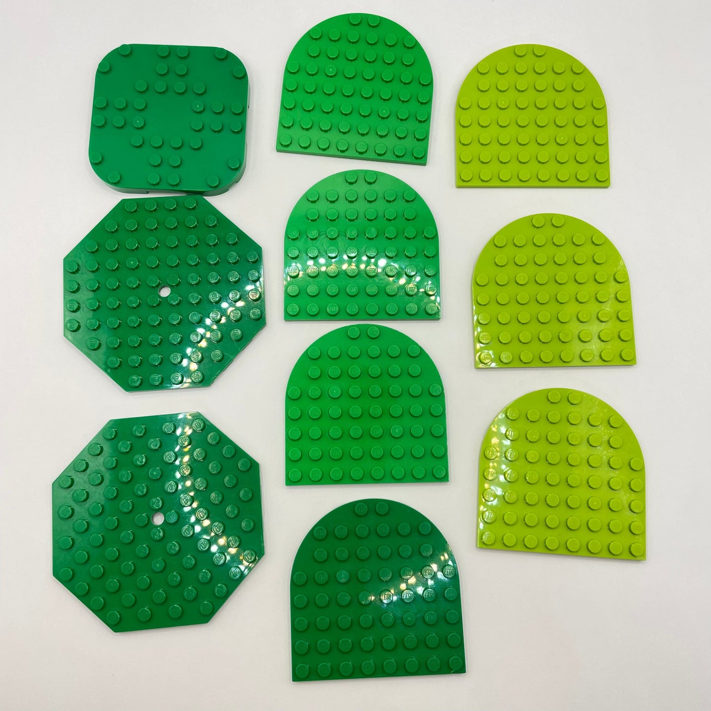LEGO Rounded Plates, Greens, 10 Pieces