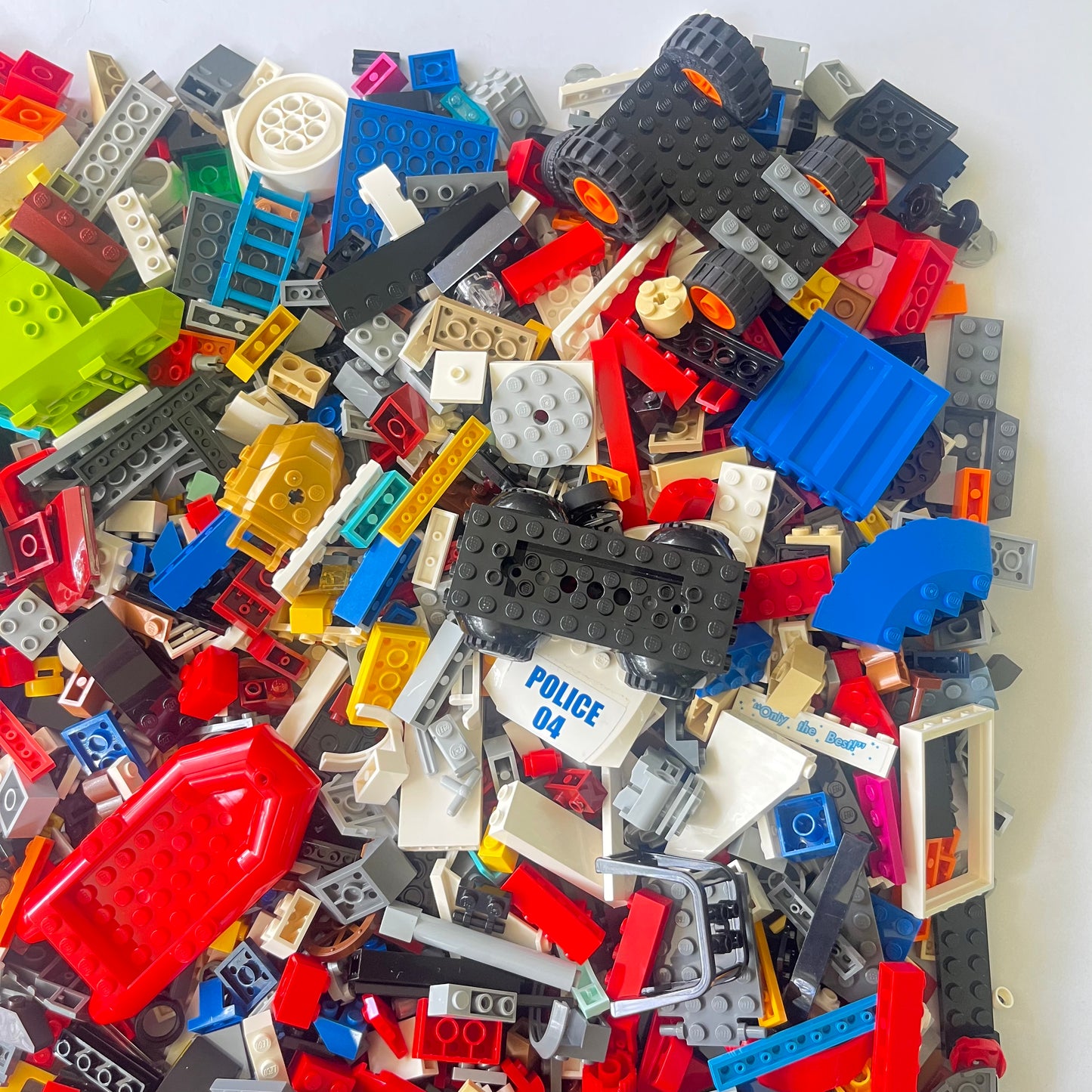 LEGO Deluxe Fun Pack, Mixed Bag, Approx. 1.5kg includes 6 Minifigures/Minidolls