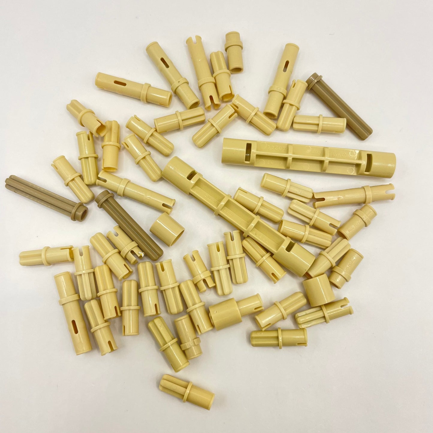LEGO Pins, Tan, Technic, Approx. 15g