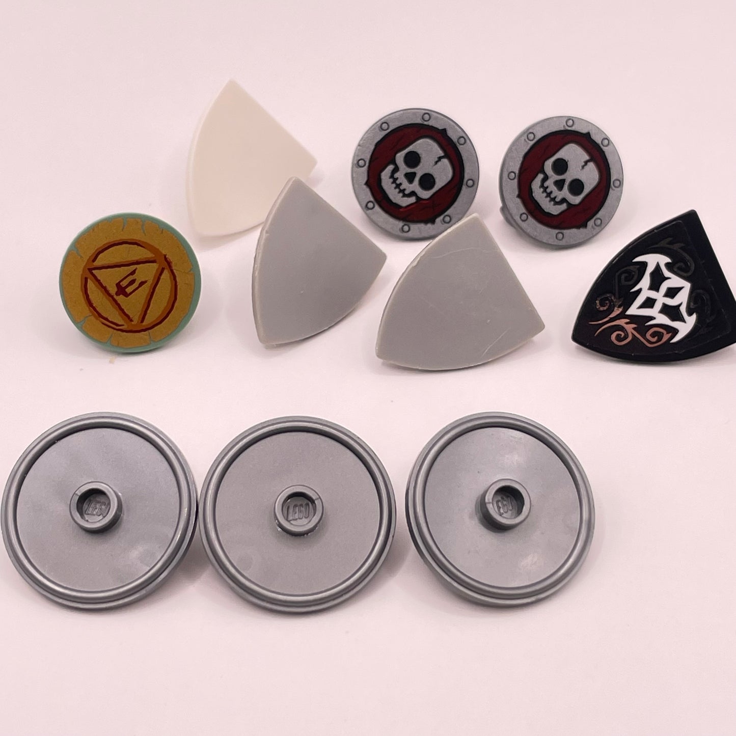 LEGO Mixed Shields, Minifigure Accessories, 10 Pieces