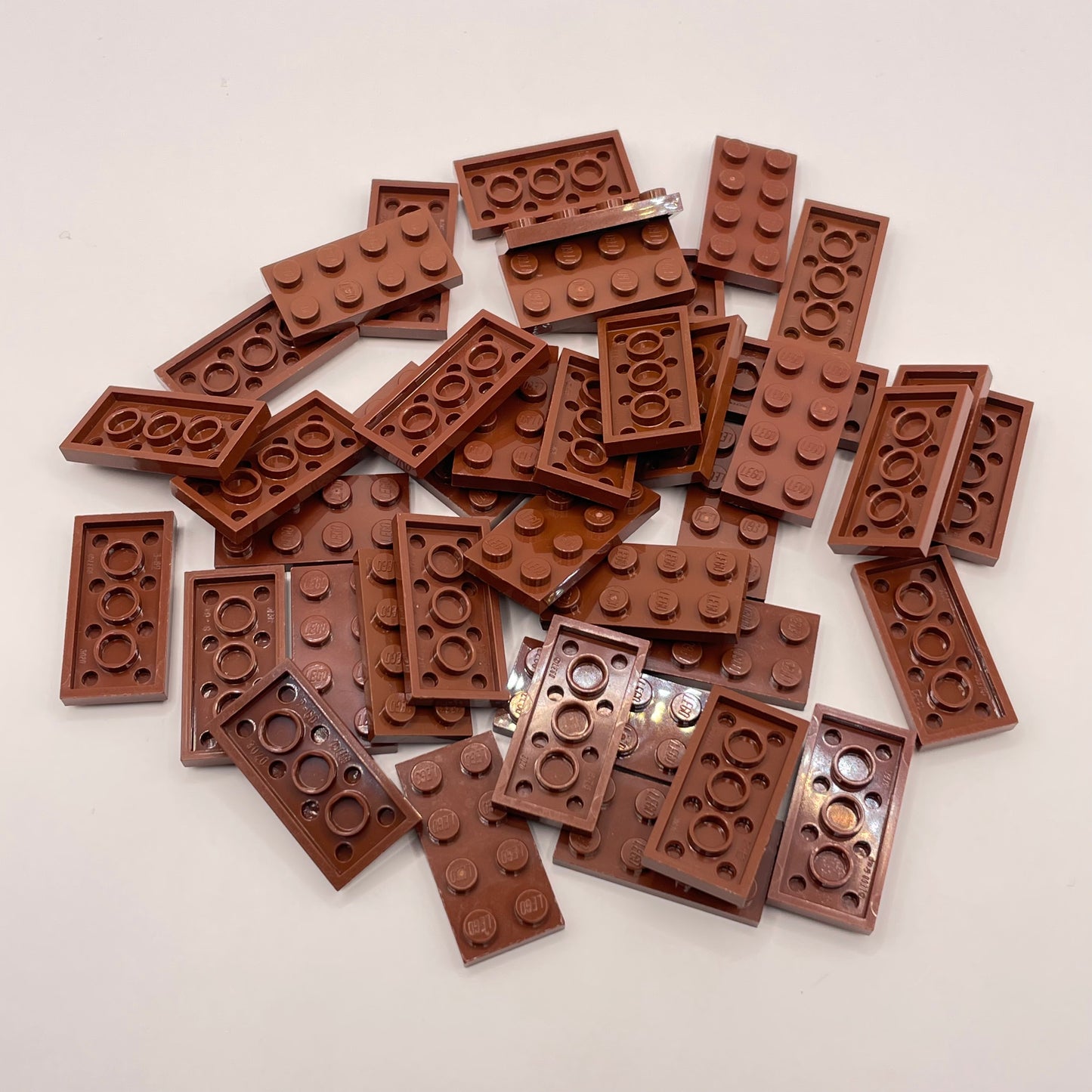 LEGO Plates, 2x4, Reddish Brown, 40 Pieces
