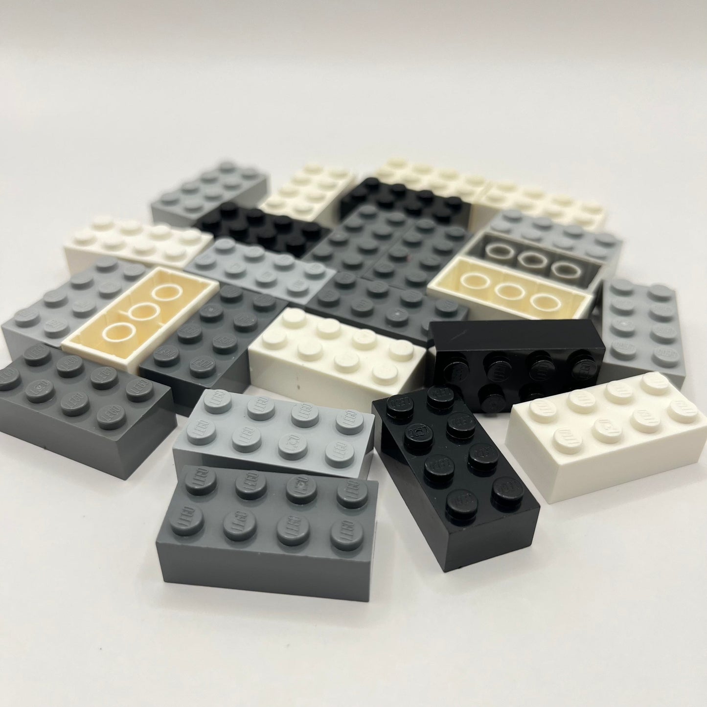 LEGO 2 x 4 Bricks, Monochrome, 25 Pieces