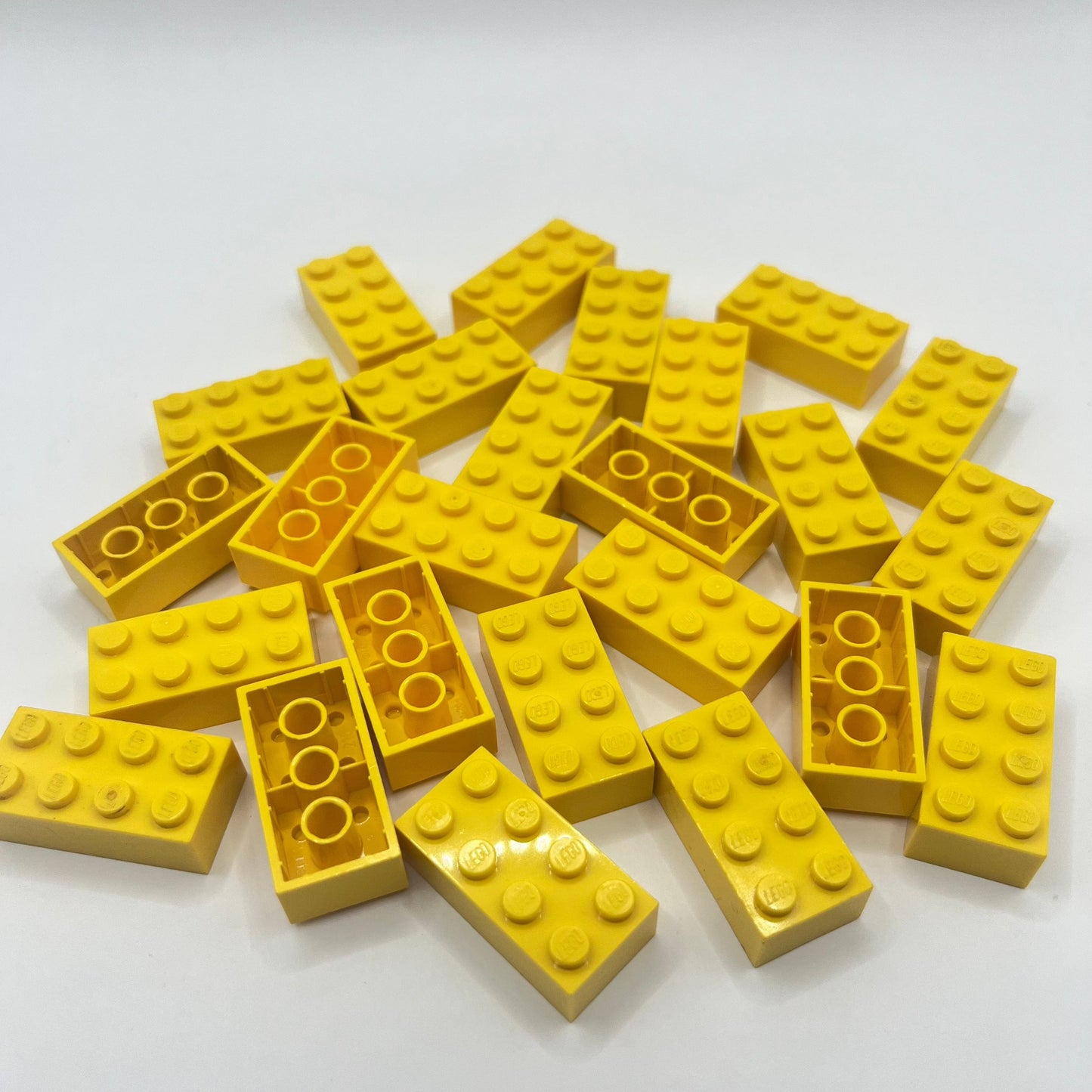 LEGO 2x4 Brick, Yellow, 25 Pieces (3001)