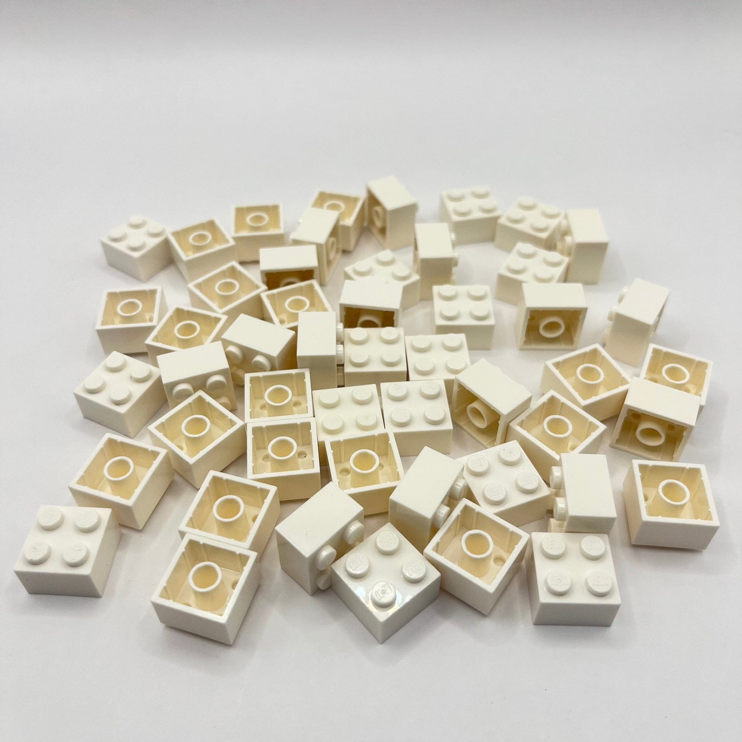 LEGO 2x2 Bricks, White, 50 Pieces.