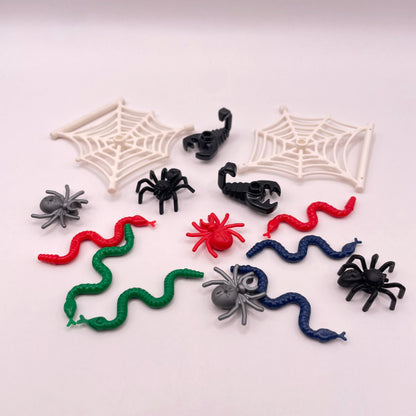 LEGO Creepy Crawlies with Spider Web, Mixed Colours, 16 Pieces