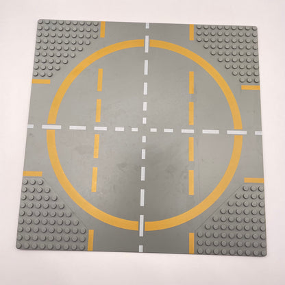LEGO Baseplate Road, 9 Stud Landing Pad with Yellow Circle, 32x32, Old Light Grey, 6099pb01 (1 Piece) Playwear