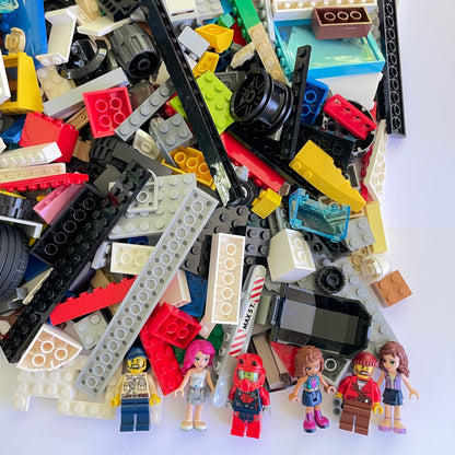 LEGO Deluxe Fun Pack, Mixed Bag, Approx. 1.5kg includes 6 Minifigures/Minidolls