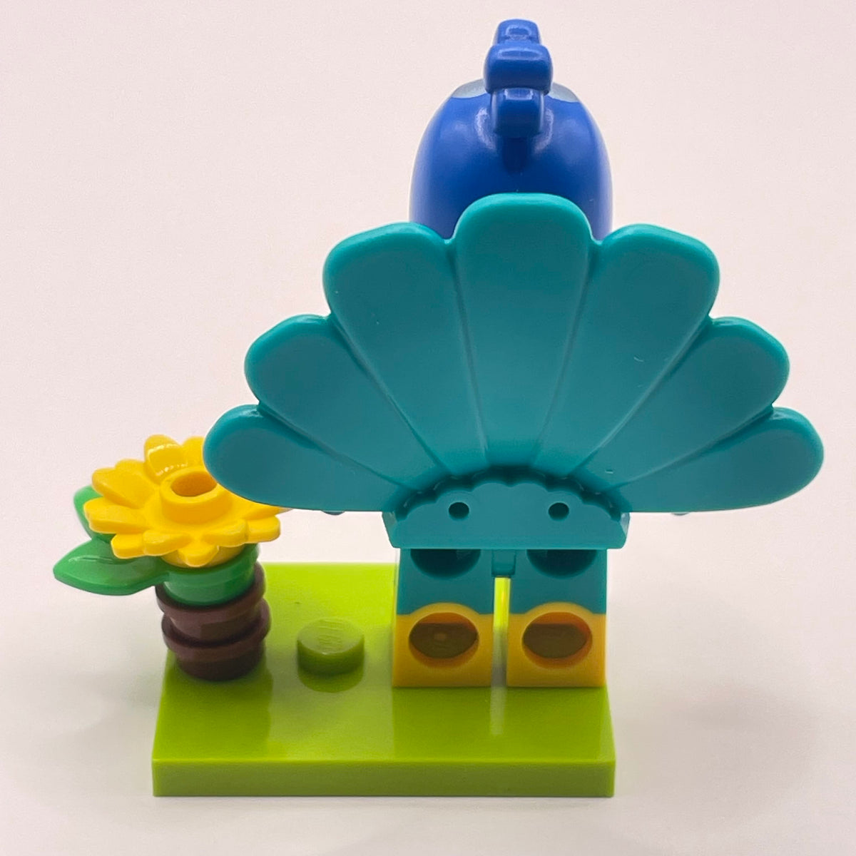 LEGO Peacock Costume Fan, Collectible Series 28, Minifigure (col461)